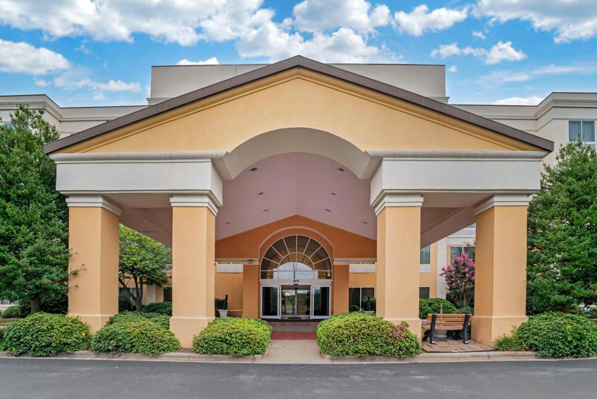 Comfort Suites Gastonia - Charlotte photo 3
