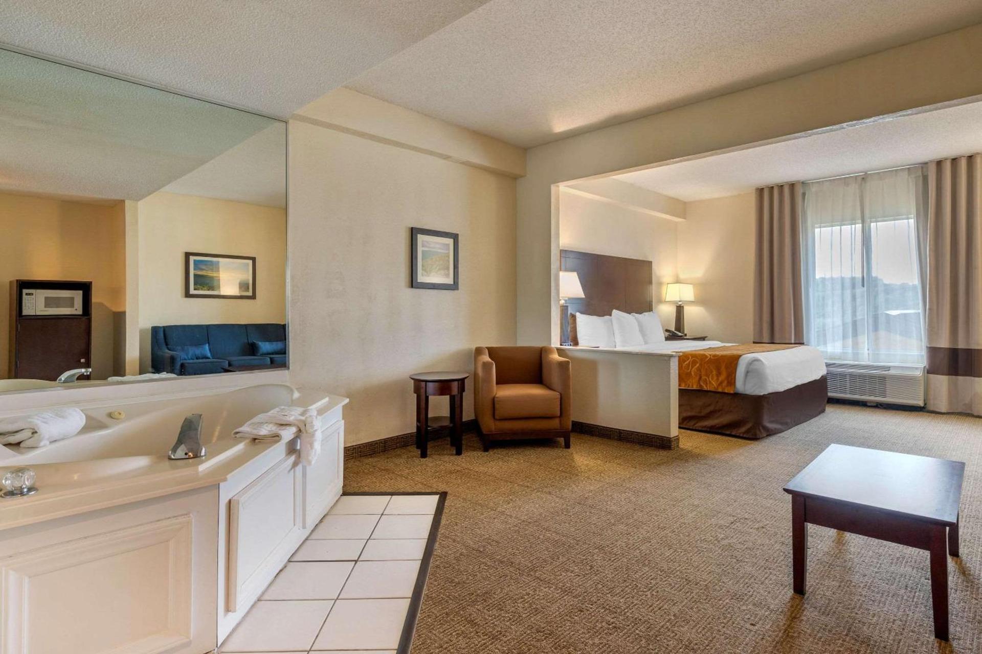 Comfort Suites Gastonia - Charlotte photo 15
