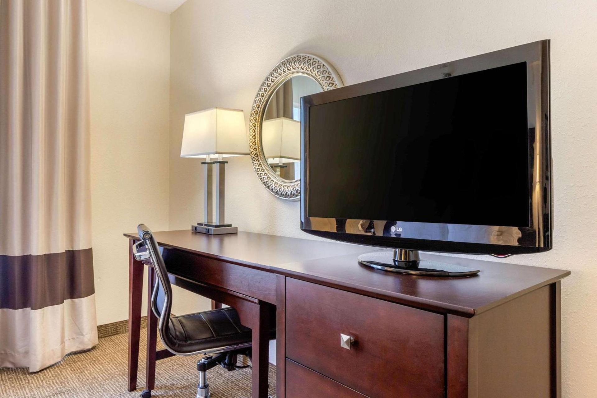 Comfort Suites Gastonia - Charlotte photo 20