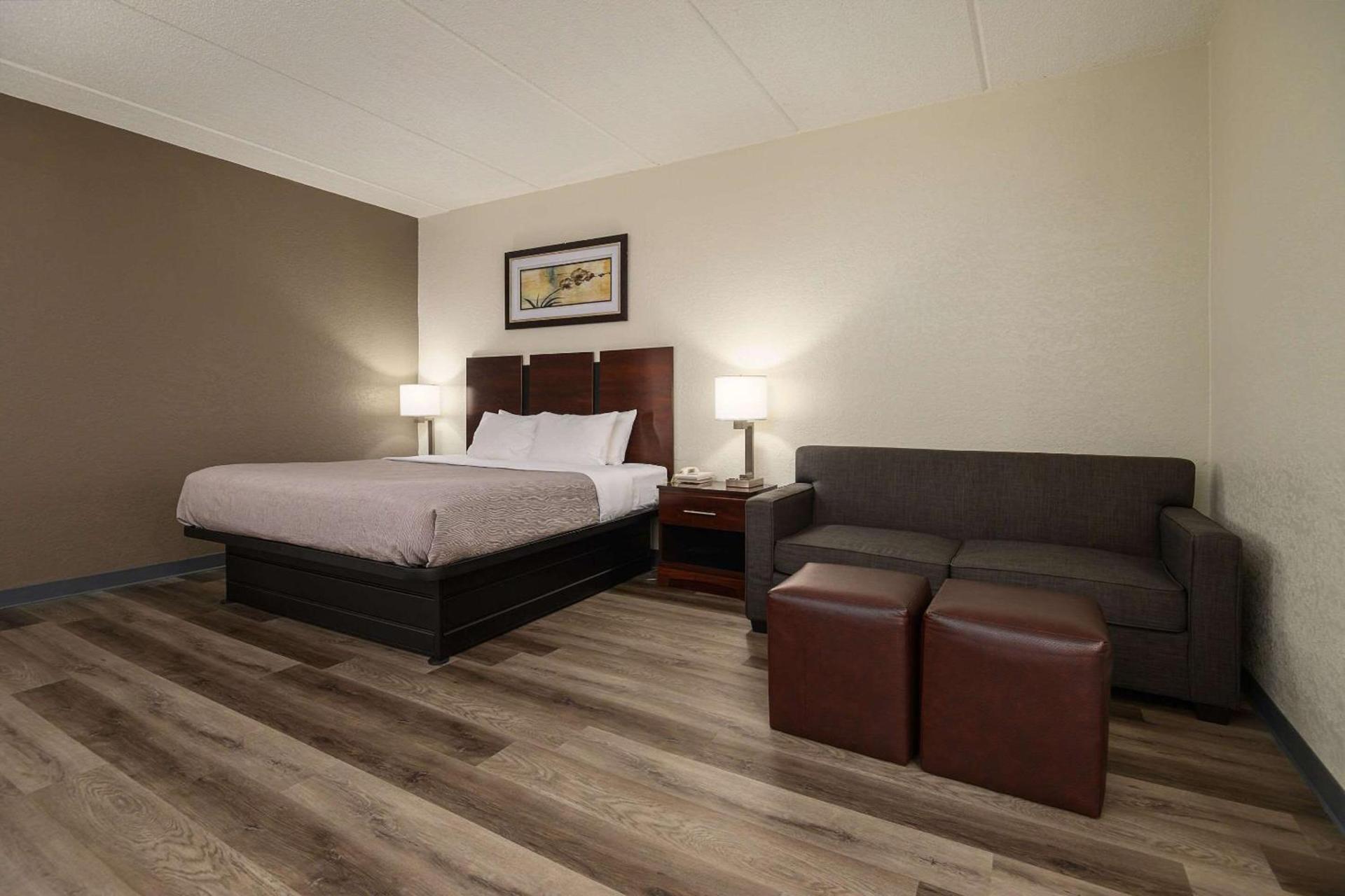 Quality Inn & Suites Lexington South photo 16