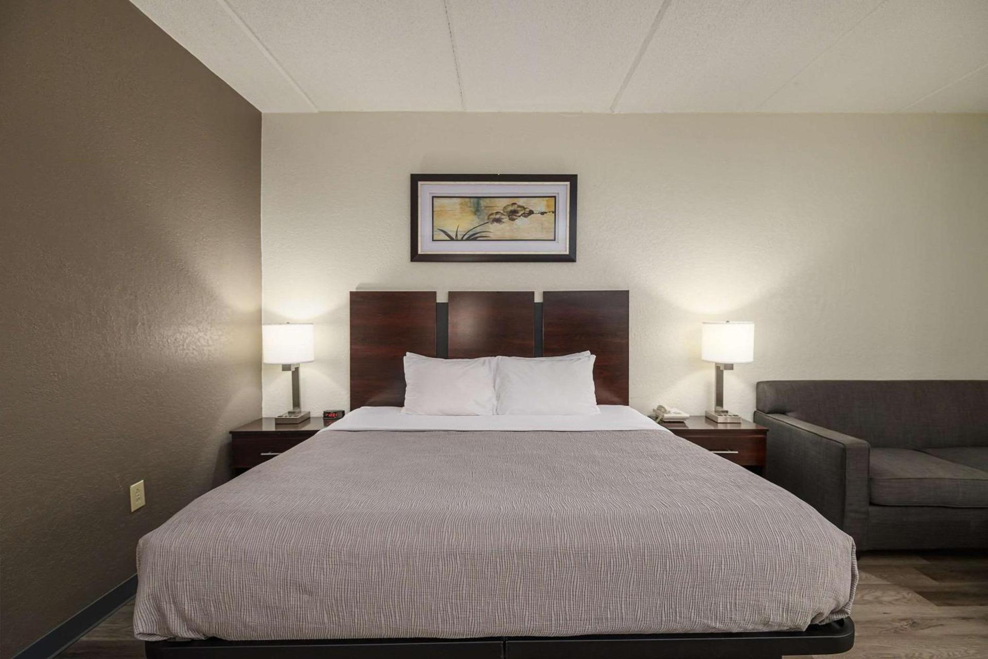 Quality Inn & Suites Lexington South photo 2