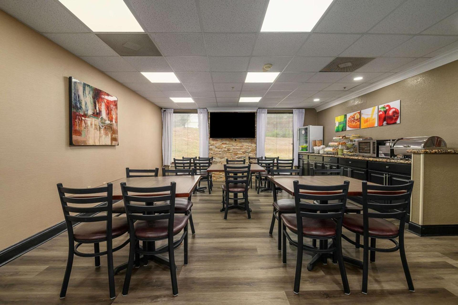 Quality Inn & Suites Lexington South photo 24