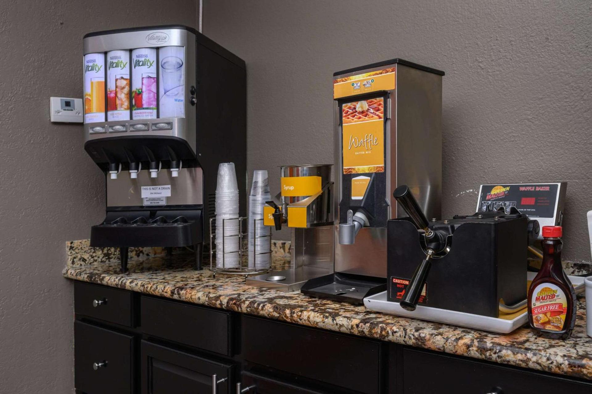 Quality Inn & Suites Lexington South photo 30