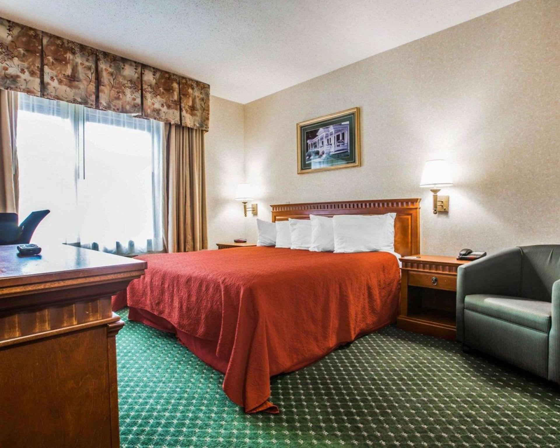 Econo Lodge Glens Falls - Lake George photo 13