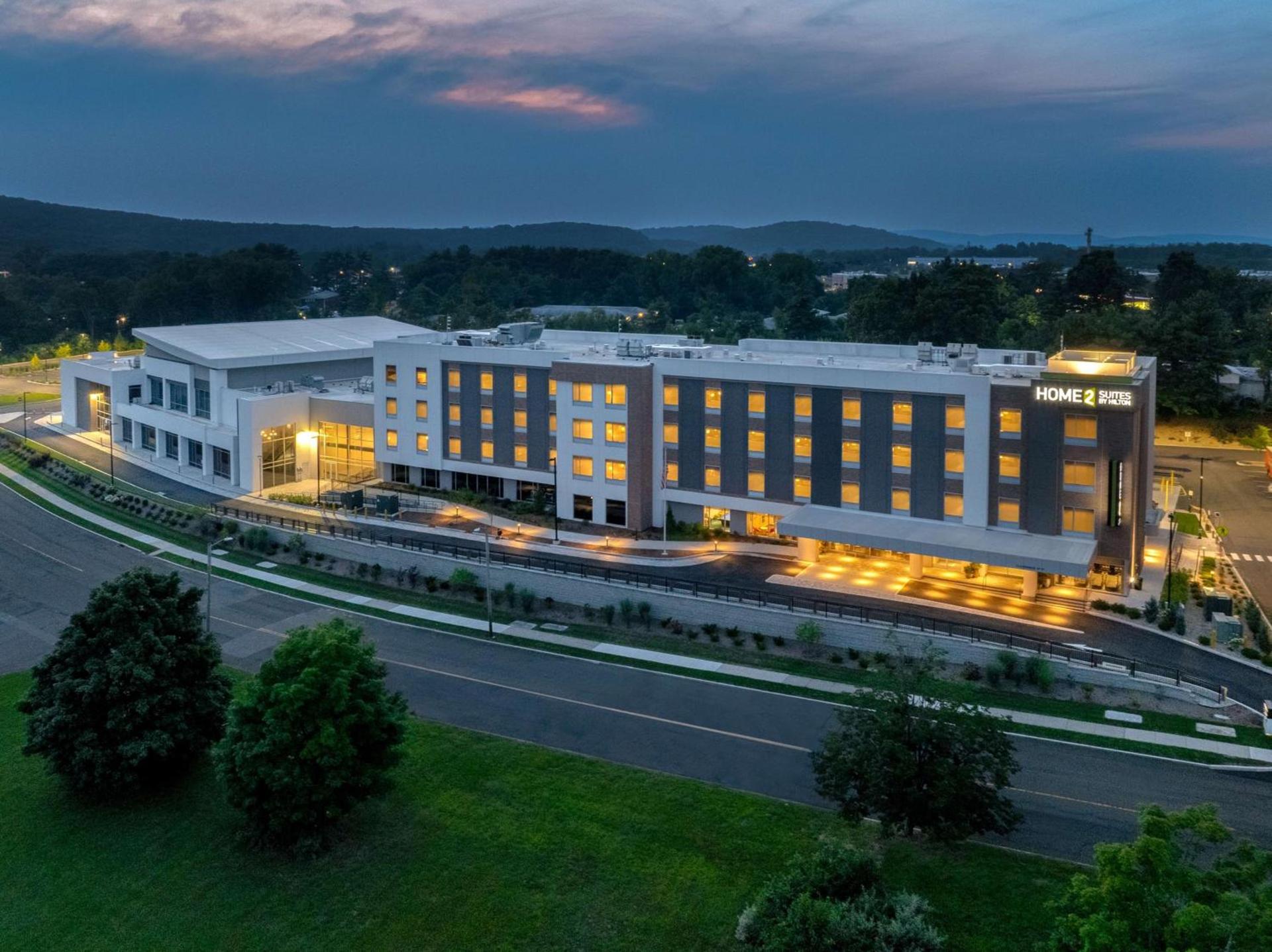 Home2 Suites By Hilton Bristol photo 2
