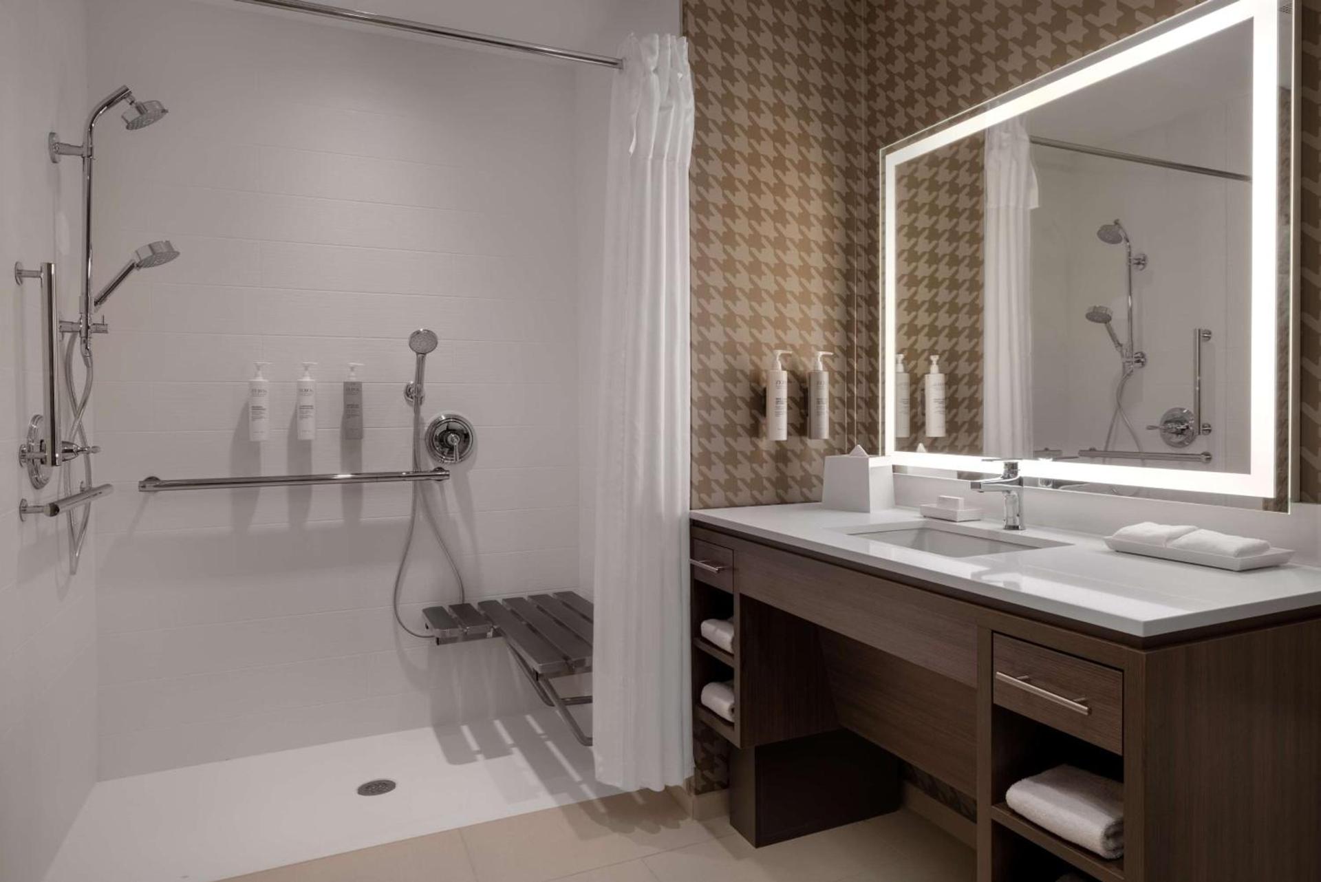 Home2 Suites By Hilton Bristol photo 31