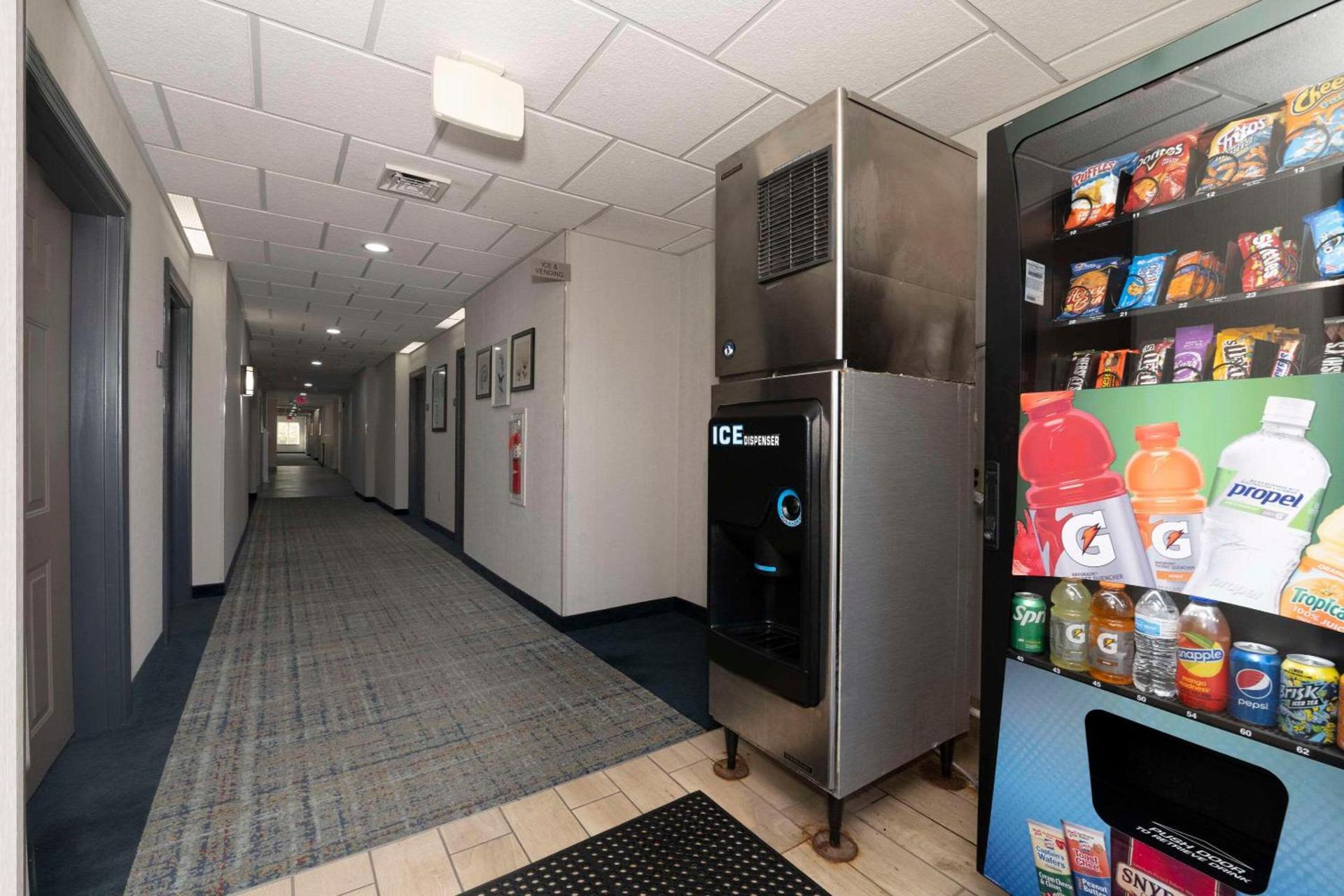 Country Inn & Suites by Radisson, Harrisburg - Hershey West, PA photo 6