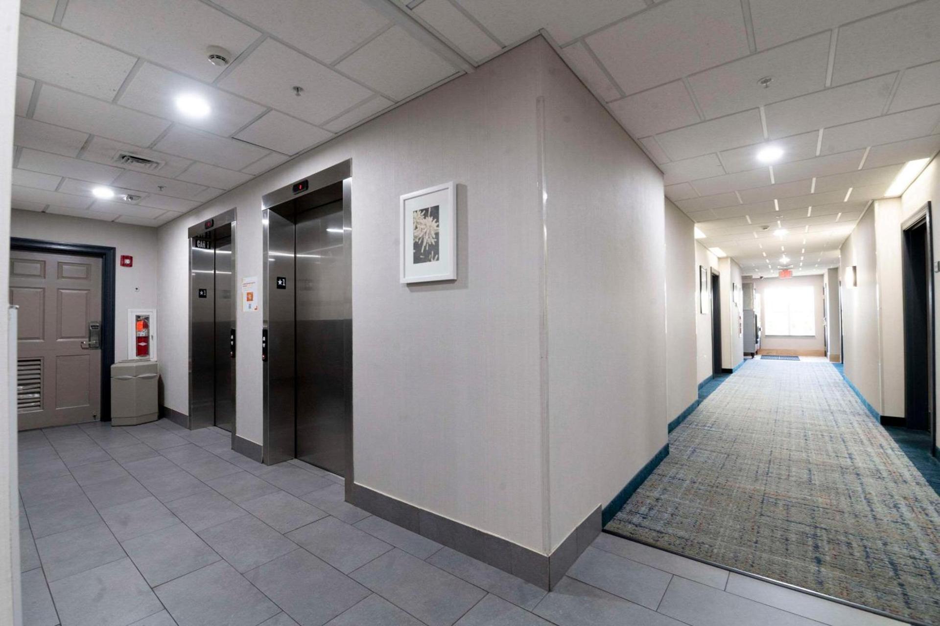 Country Inn & Suites by Radisson, Harrisburg - Hershey West, PA photo 7