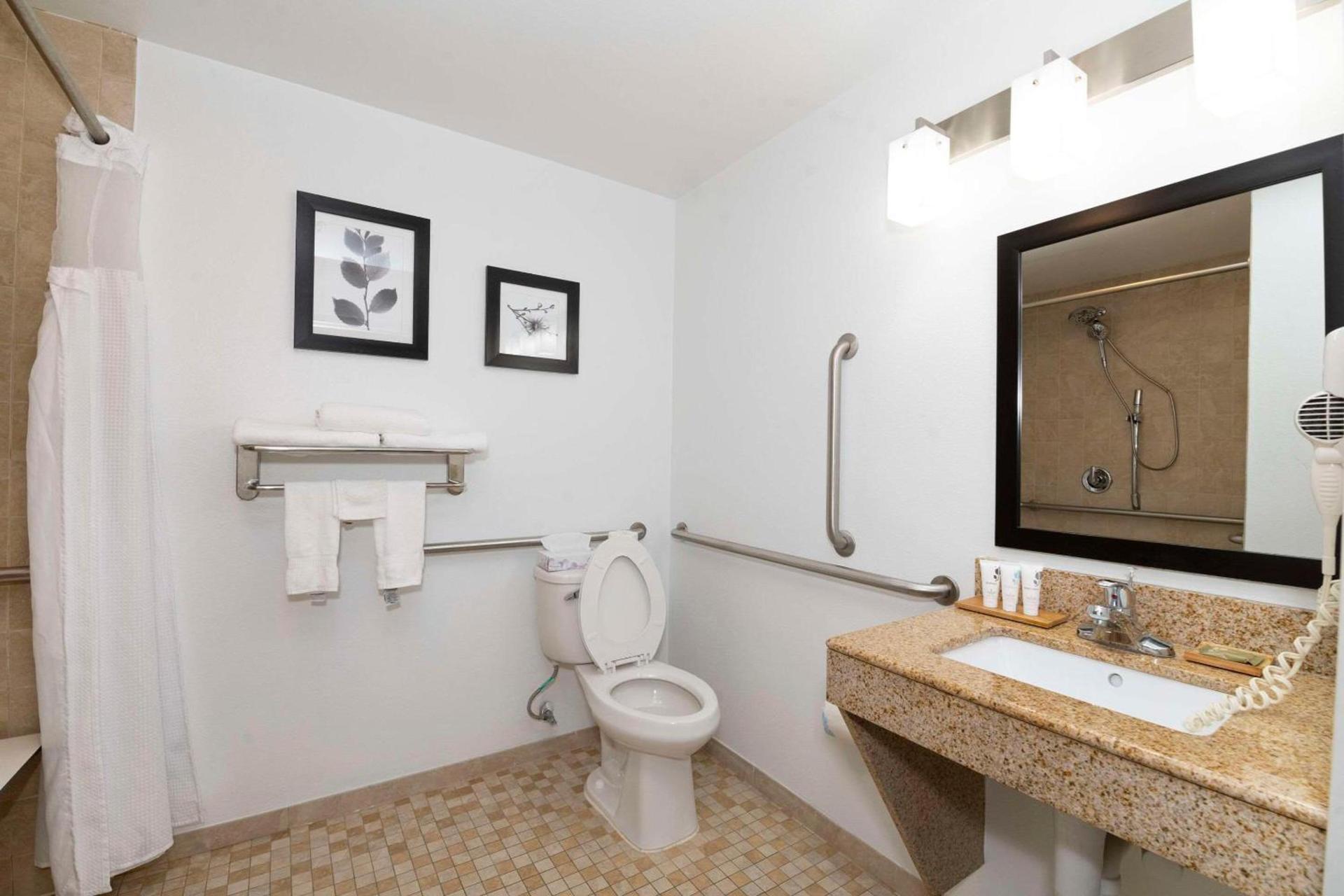 Country Inn & Suites by Radisson, Harrisburg - Hershey West, PA photo 9
