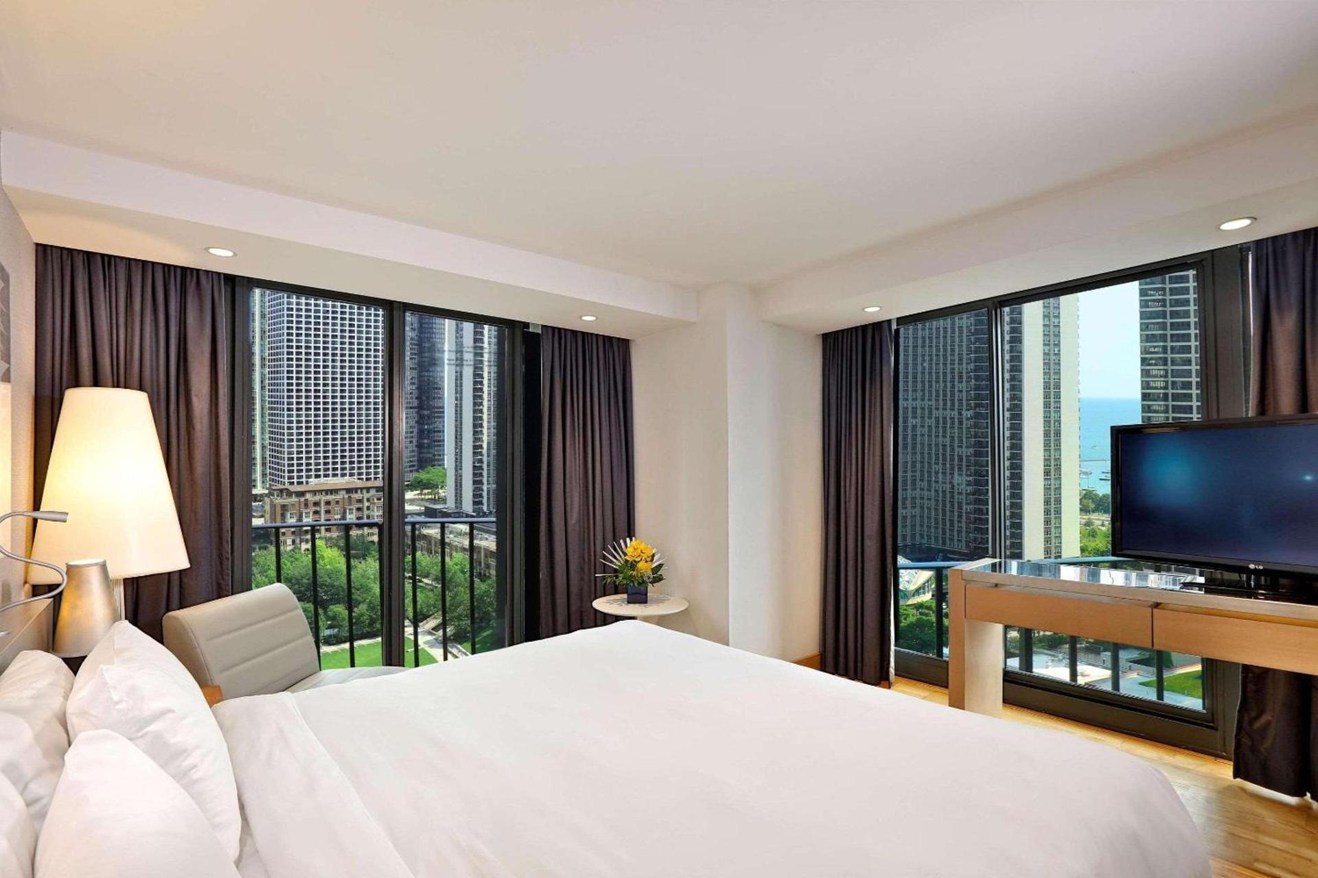 Radisson Blu Aqua Hotel, Chicago photo 31