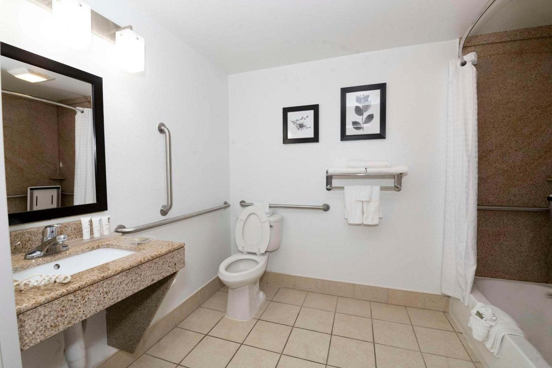Country Inn & Suites by Radisson, Harrisburg - Hershey West, PA photo 21