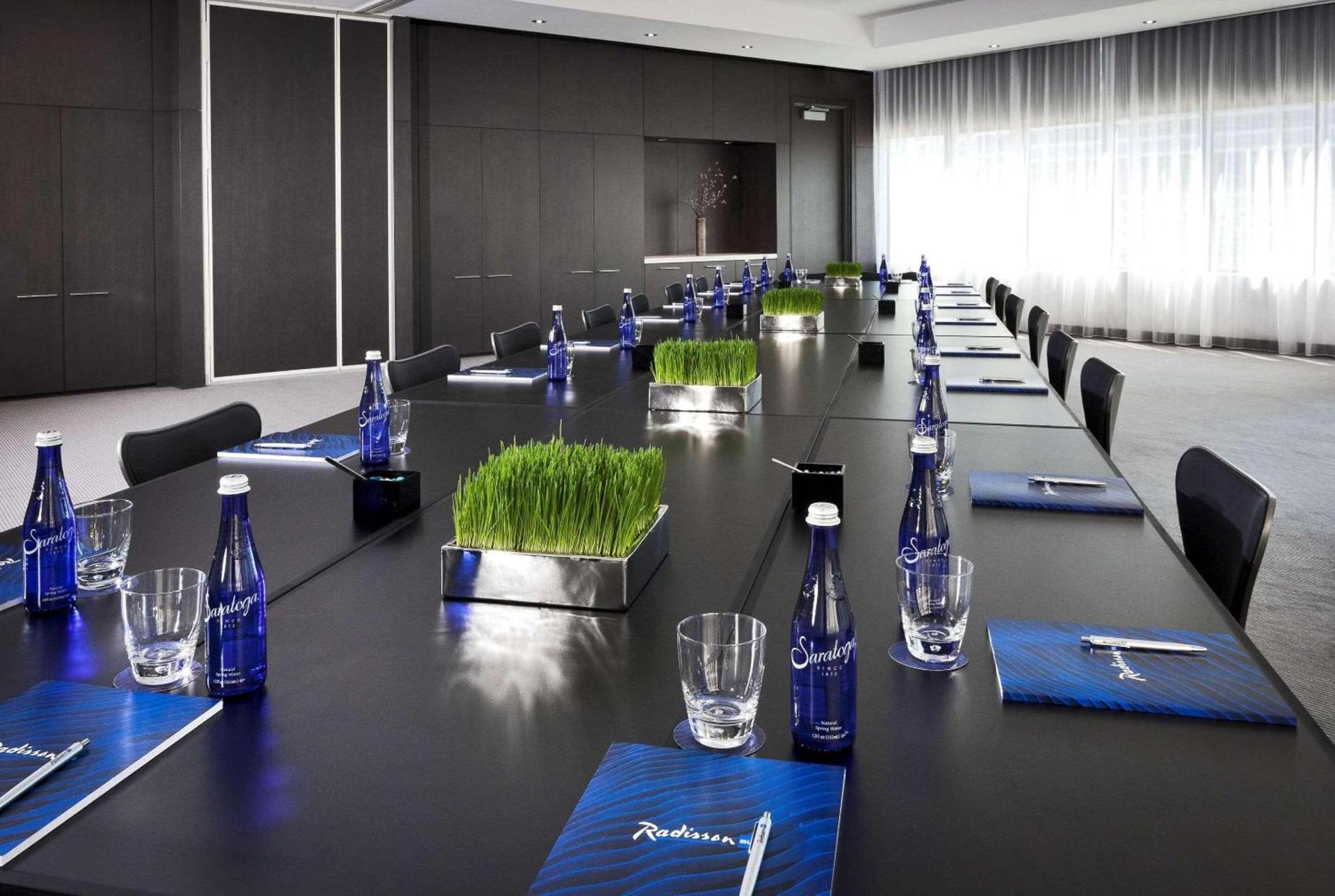 Radisson Blu Aqua Hotel, Chicago photo 68