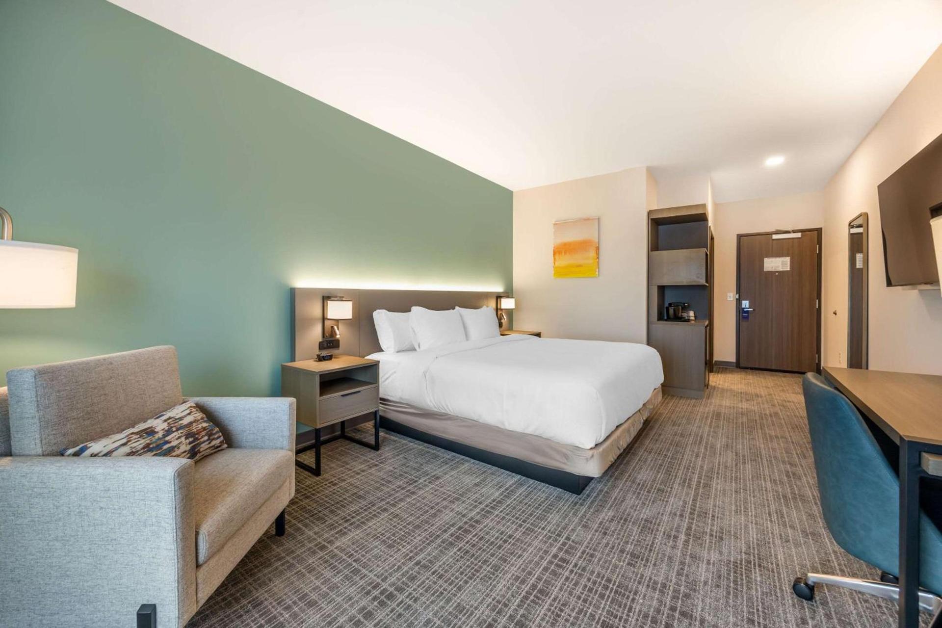Comfort Inn & Suites Nashville Bellevue photo 13