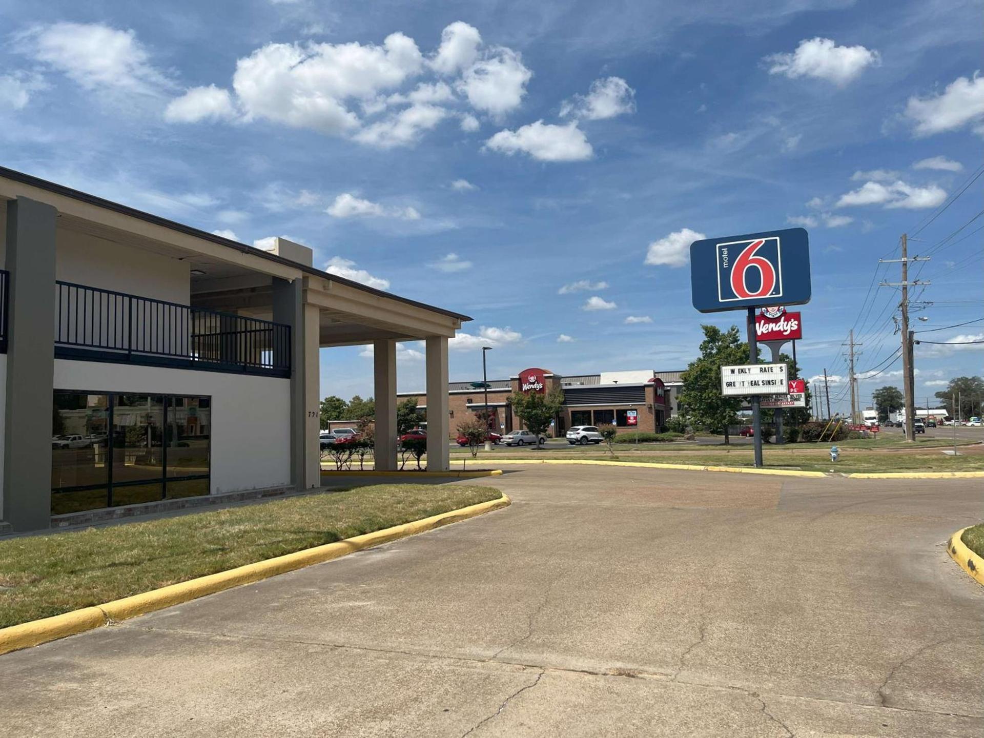Motel 6 Cleveland, MS – Delta State University photo 2