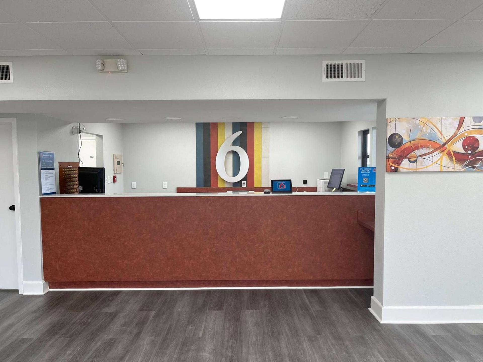Motel 6 Cleveland, MS – Delta State University photo 3