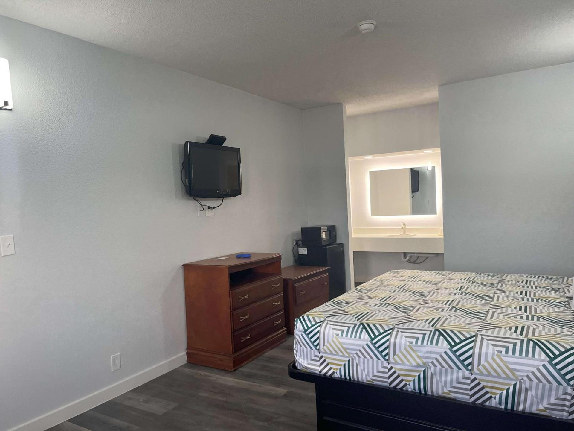 Motel 6 Cleveland, MS – Delta State University photo 7