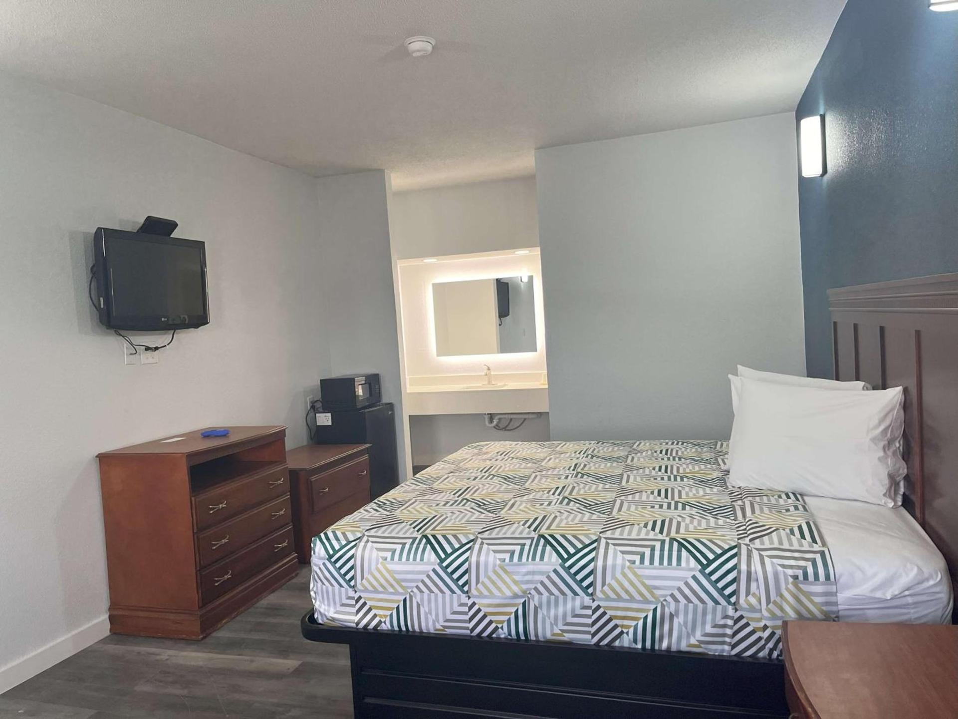 Motel 6 Cleveland, MS – Delta State University photo 9