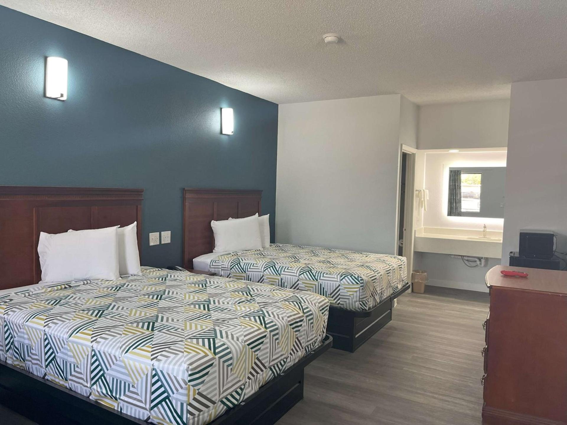 Motel 6 Cleveland, MS – Delta State University photo 14
