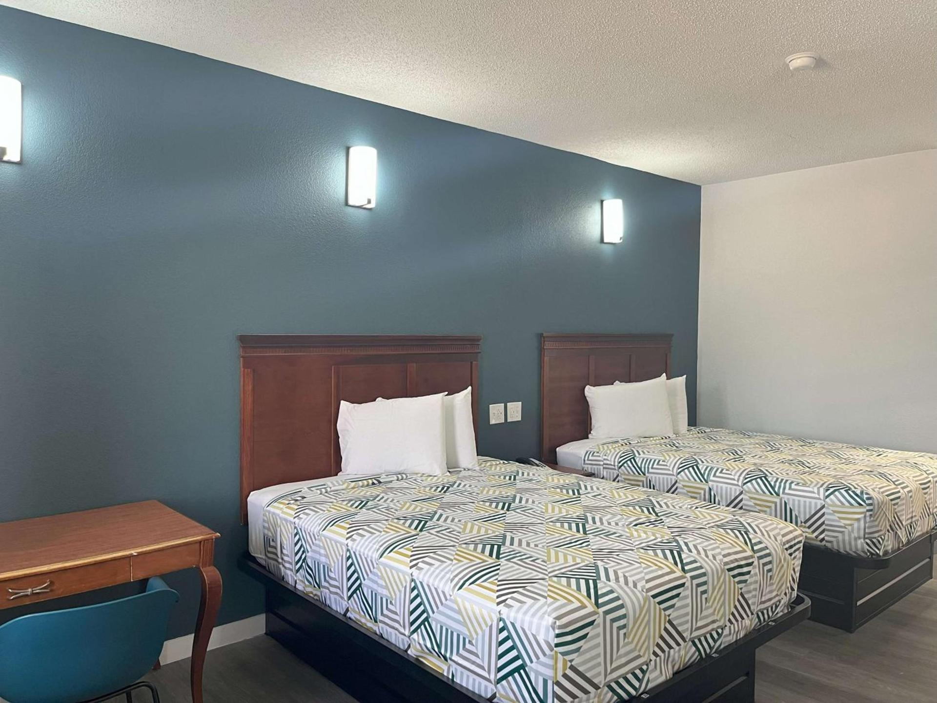 Motel 6 Cleveland, MS – Delta State University photo 17
