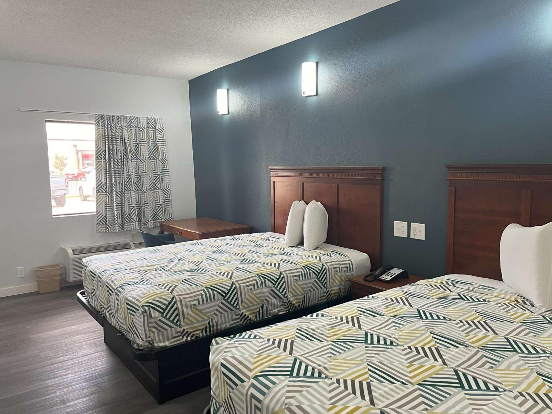 Motel 6 Cleveland, MS – Delta State University photo 18