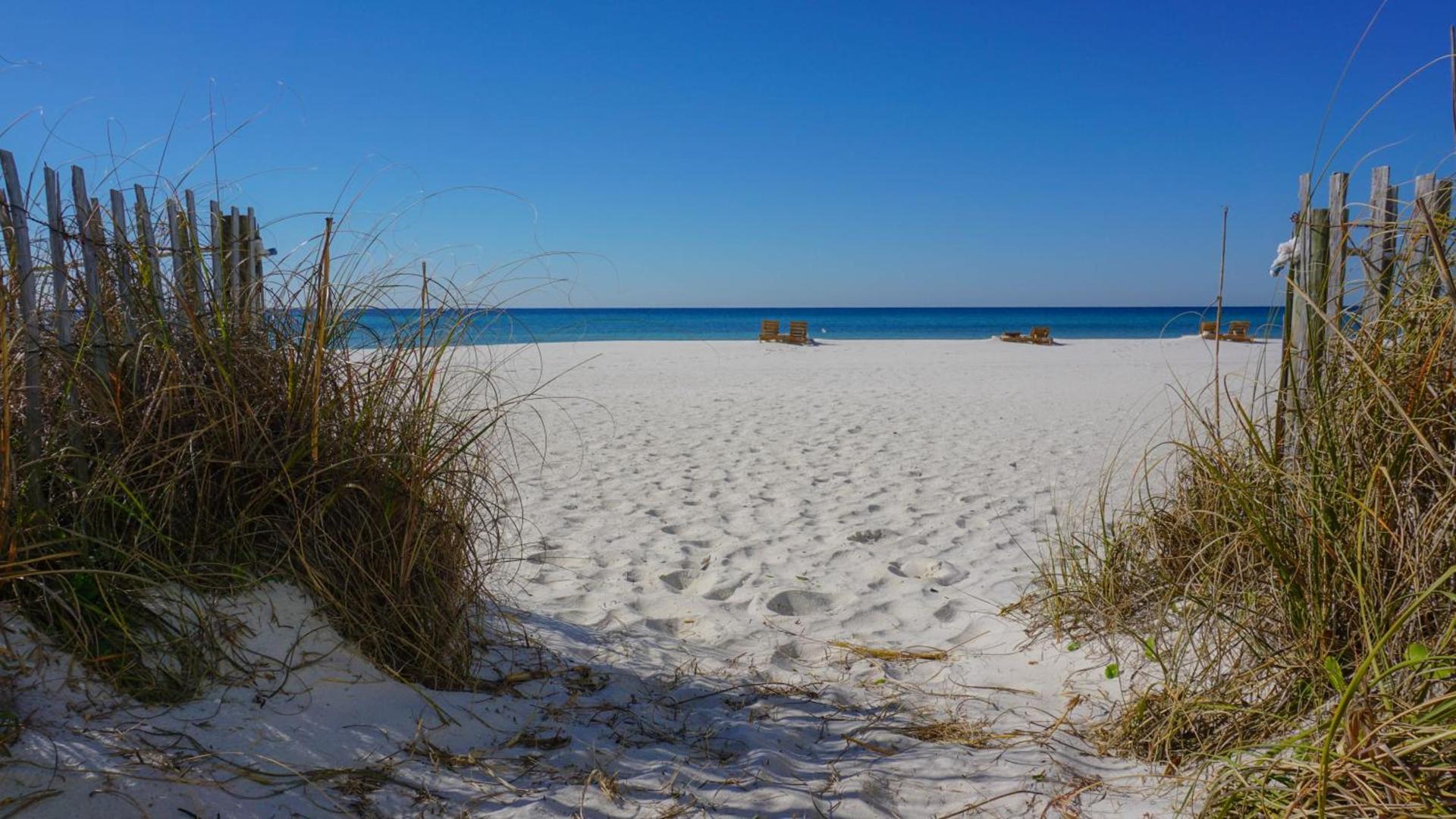 Landmark Holiday Beach photo 31