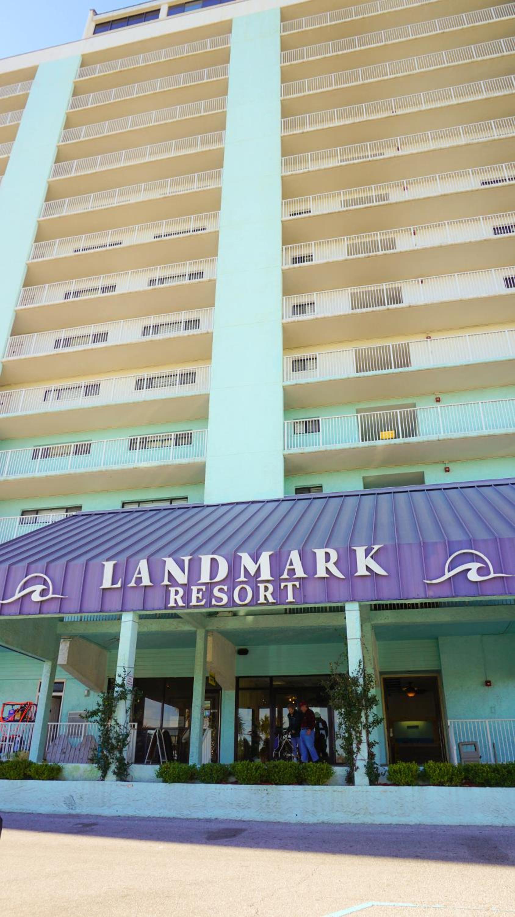 Landmark Holiday Beach photo 8