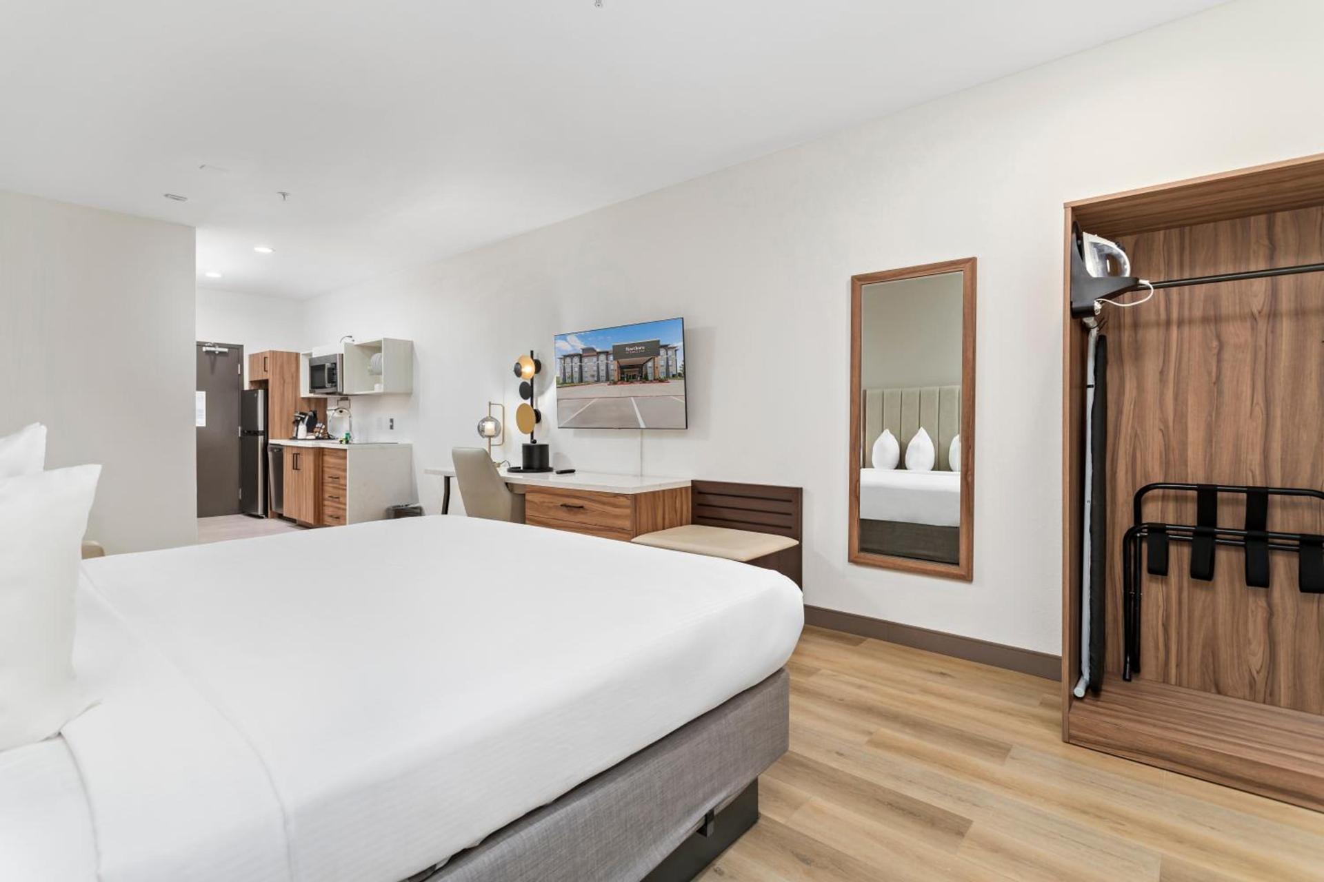 Hawthorn Extended Stay by Wyndham Port Arthur photo 31