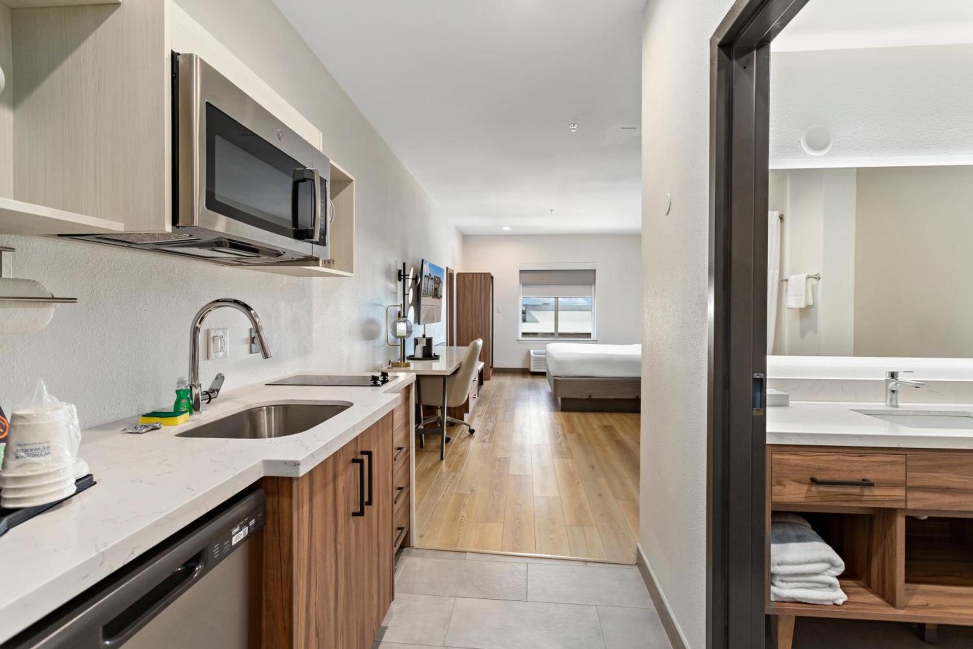 Hawthorn Extended Stay by Wyndham Port Arthur photo 30