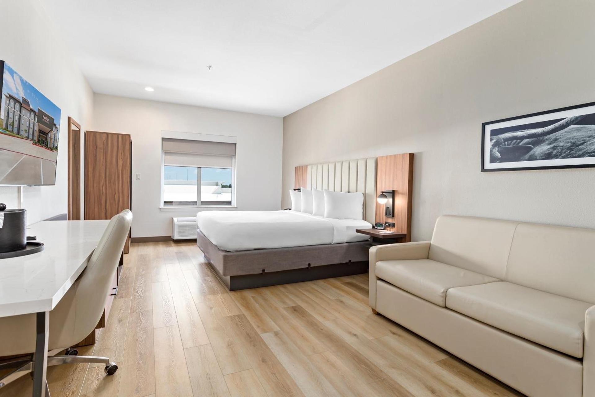 Hawthorn Extended Stay by Wyndham Port Arthur photo 29