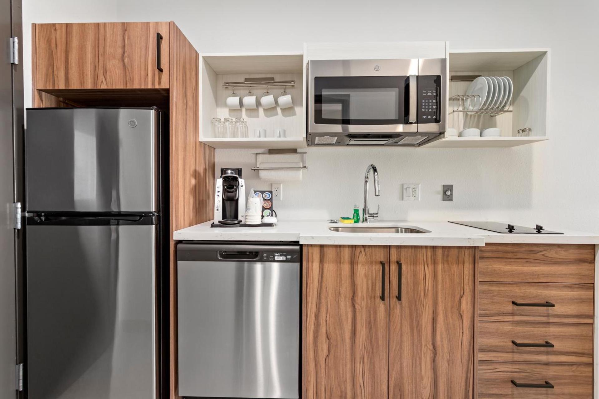 Hawthorn Extended Stay by Wyndham Port Arthur photo 33