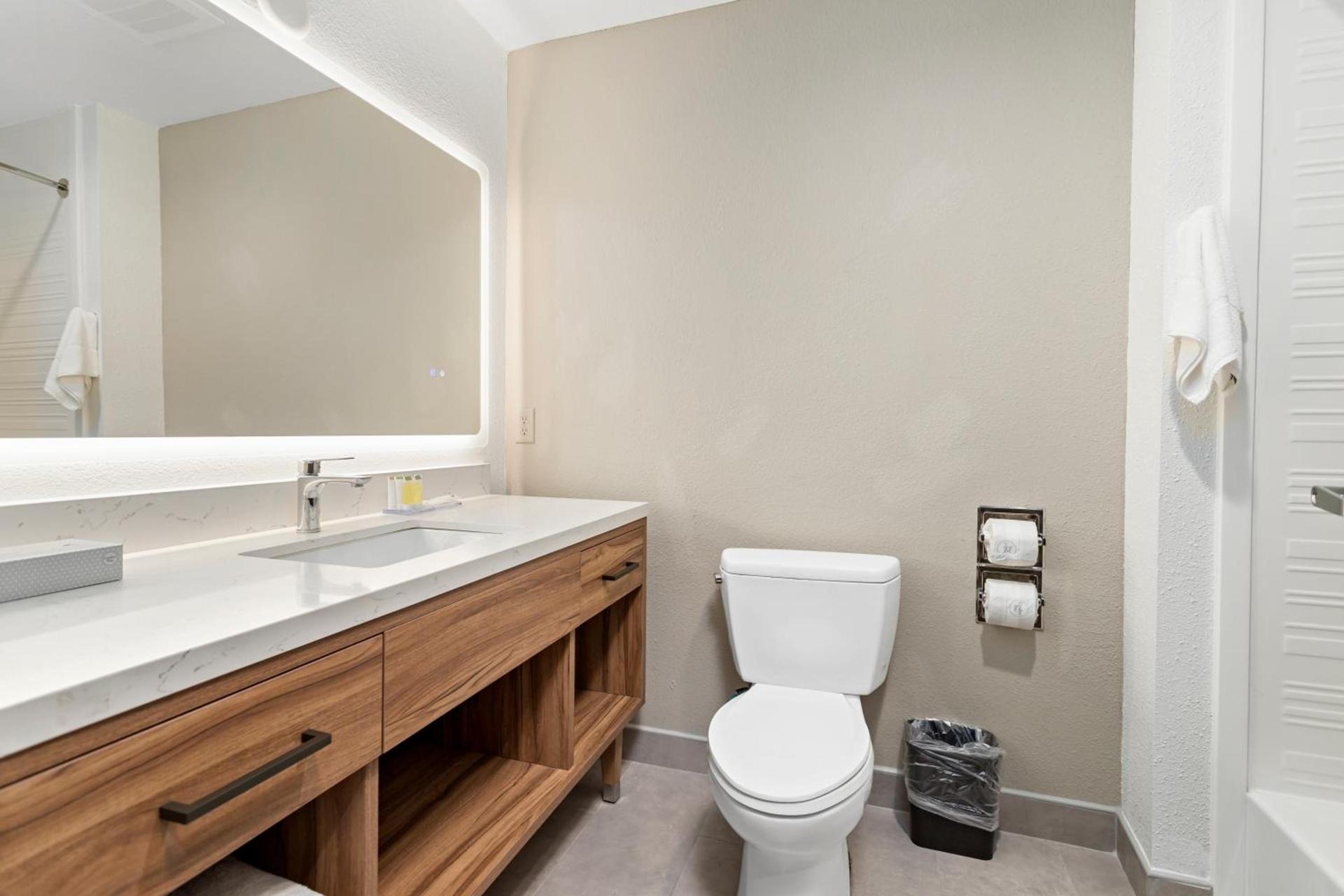 Hawthorn Extended Stay by Wyndham Port Arthur photo 37