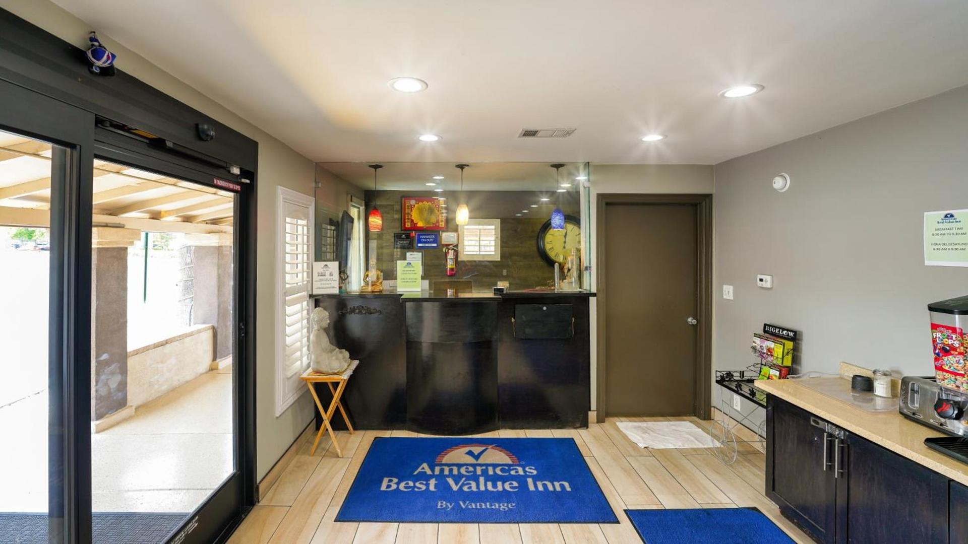 Americas Best Value Inn, Antioch photo 2