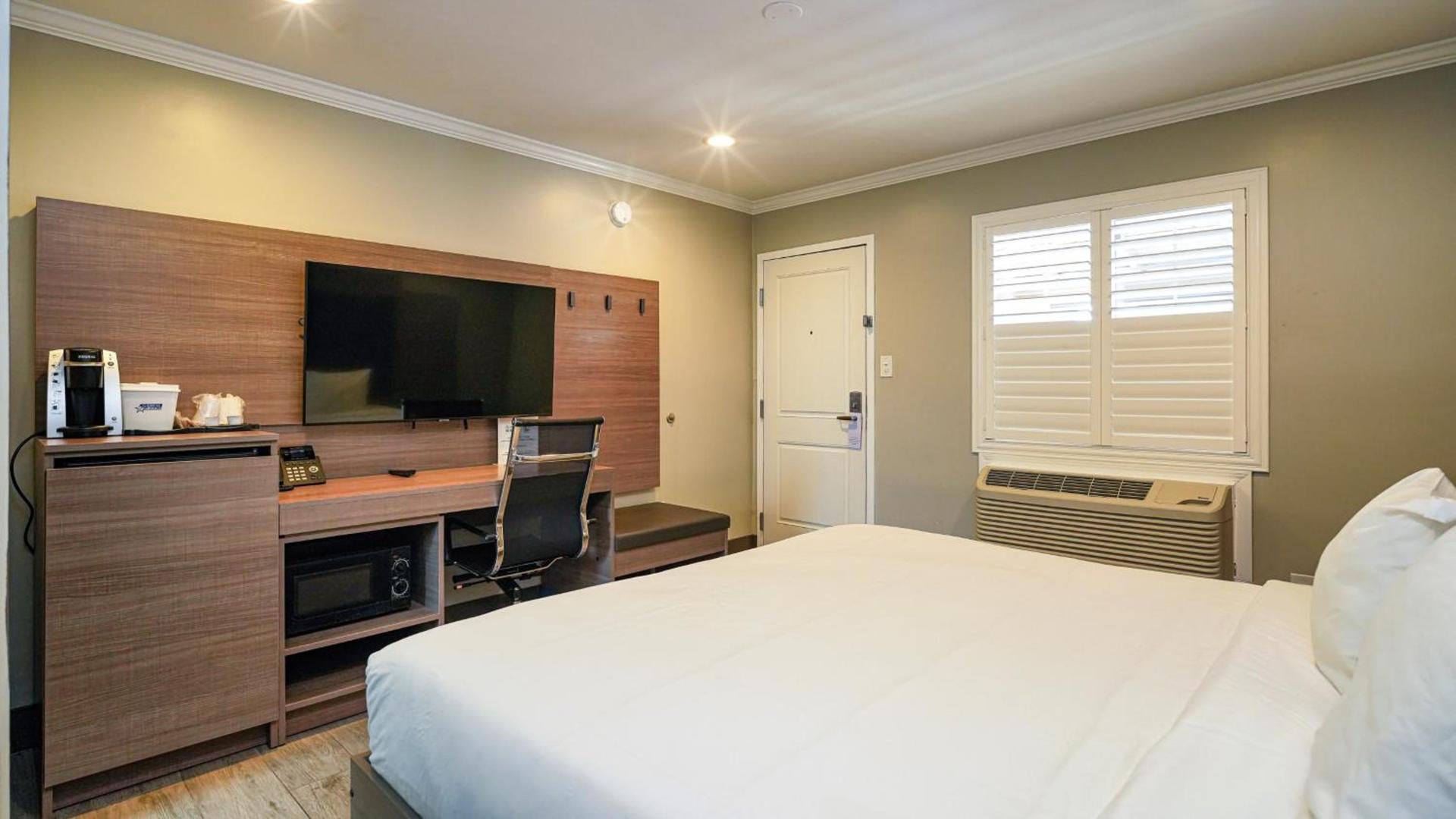Americas Best Value Inn, Antioch photo 96