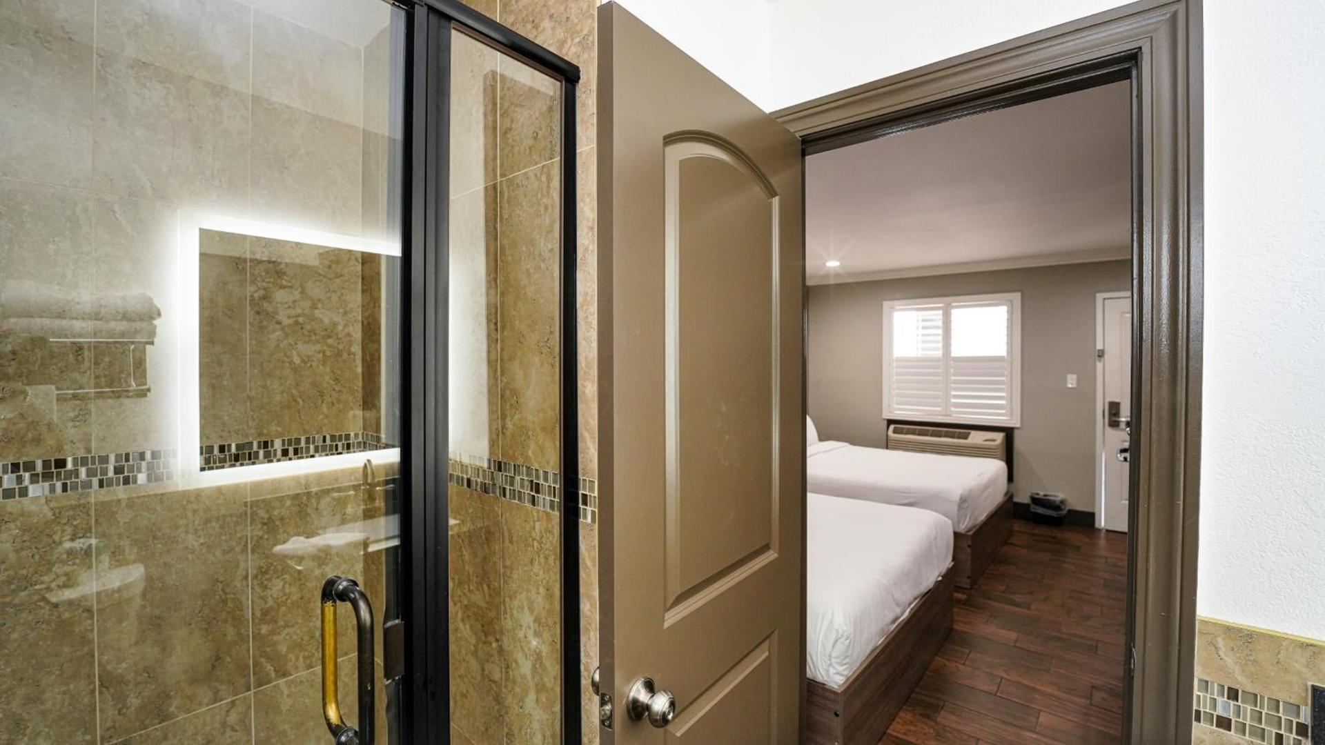 Americas Best Value Inn, Antioch photo 89