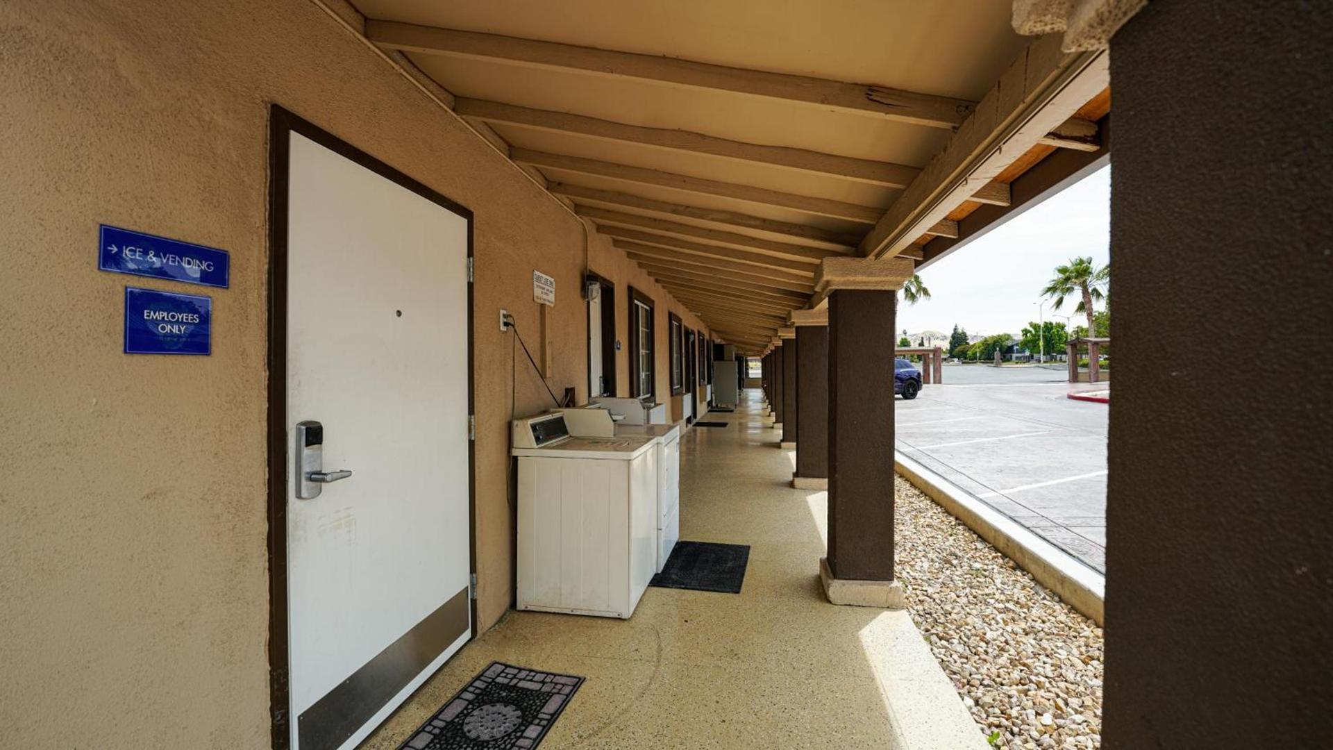 Americas Best Value Inn, Antioch photo 9