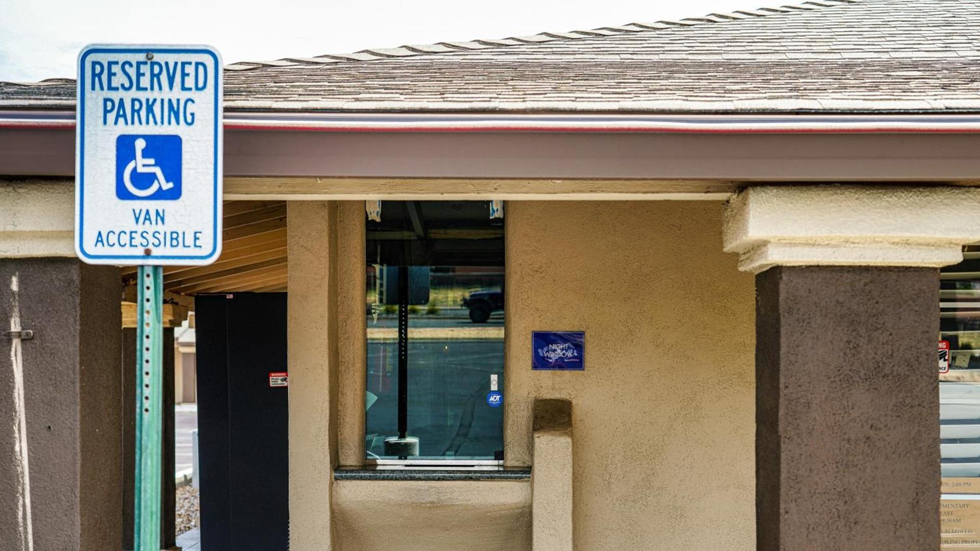Americas Best Value Inn, Antioch photo 56