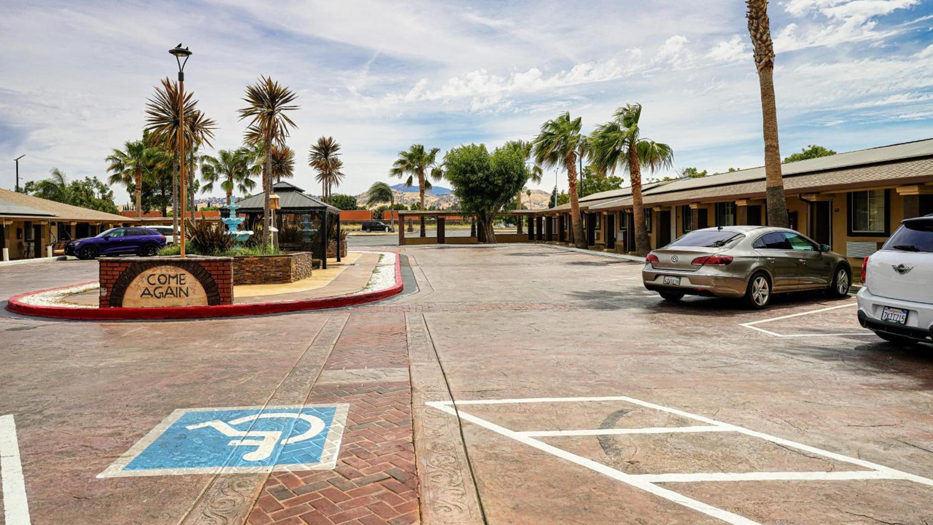 Americas Best Value Inn, Antioch photo 51