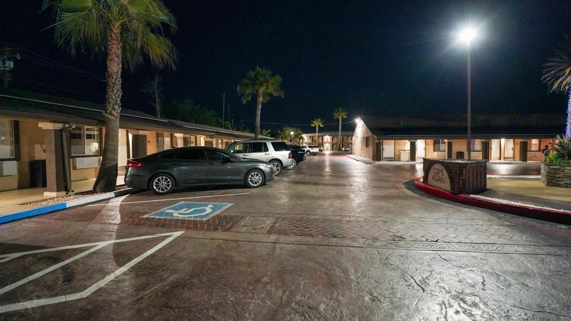 Americas Best Value Inn, Antioch photo 61