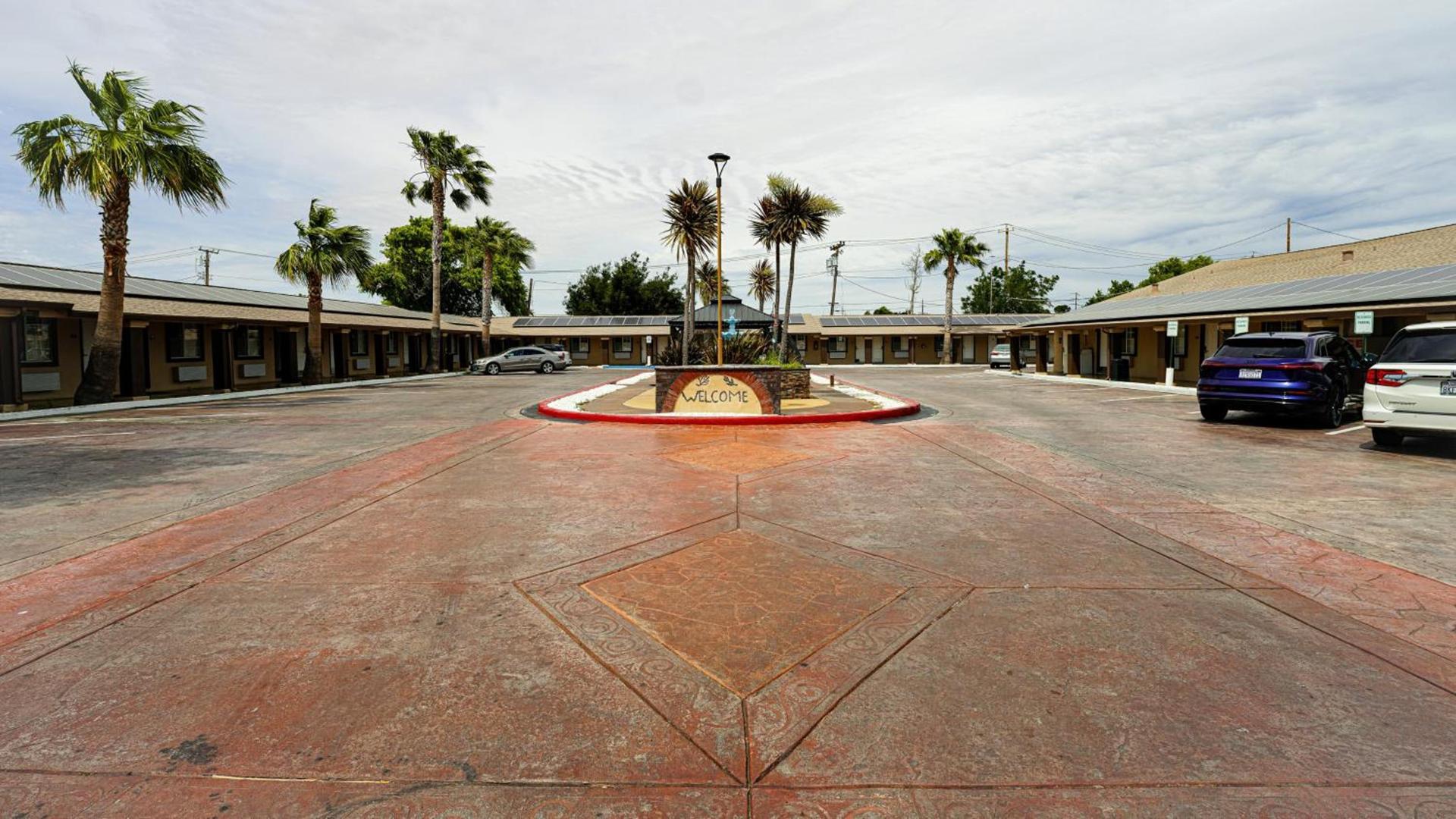 Americas Best Value Inn, Antioch photo 57