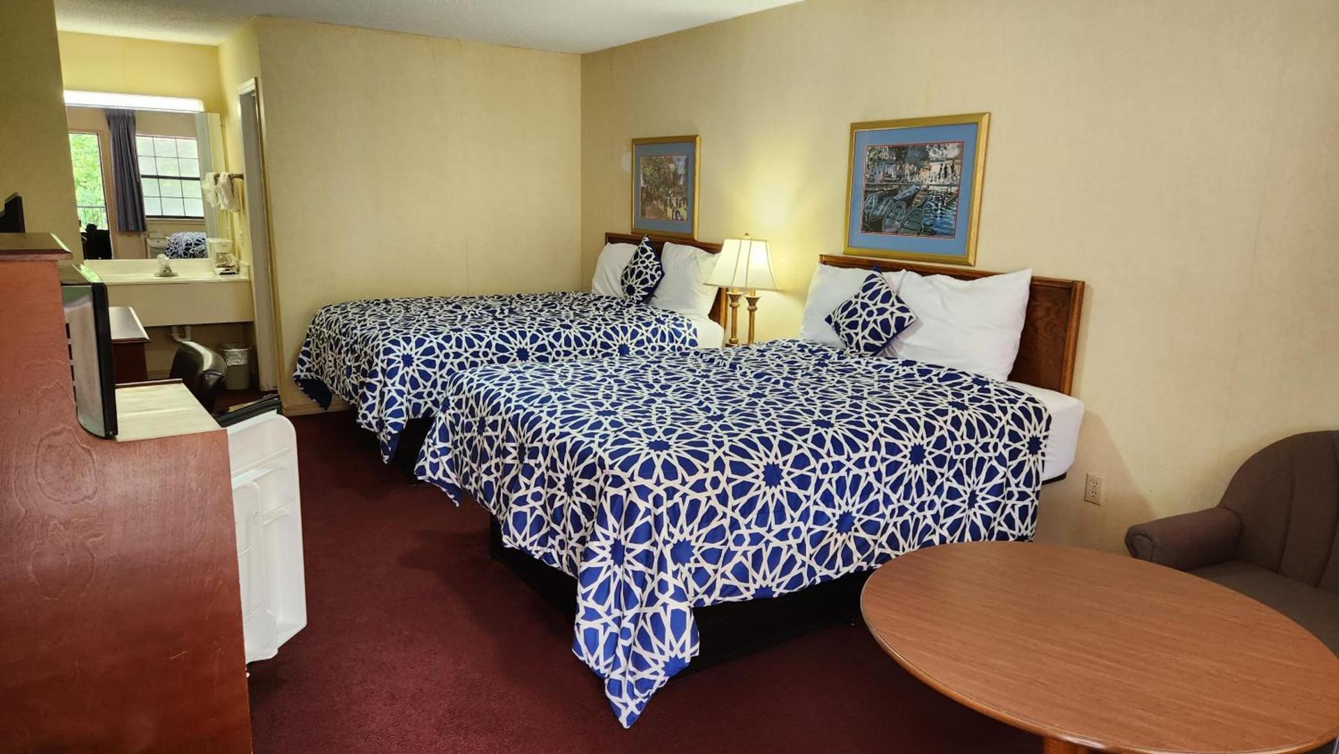 Swiss Village Inn photo 40