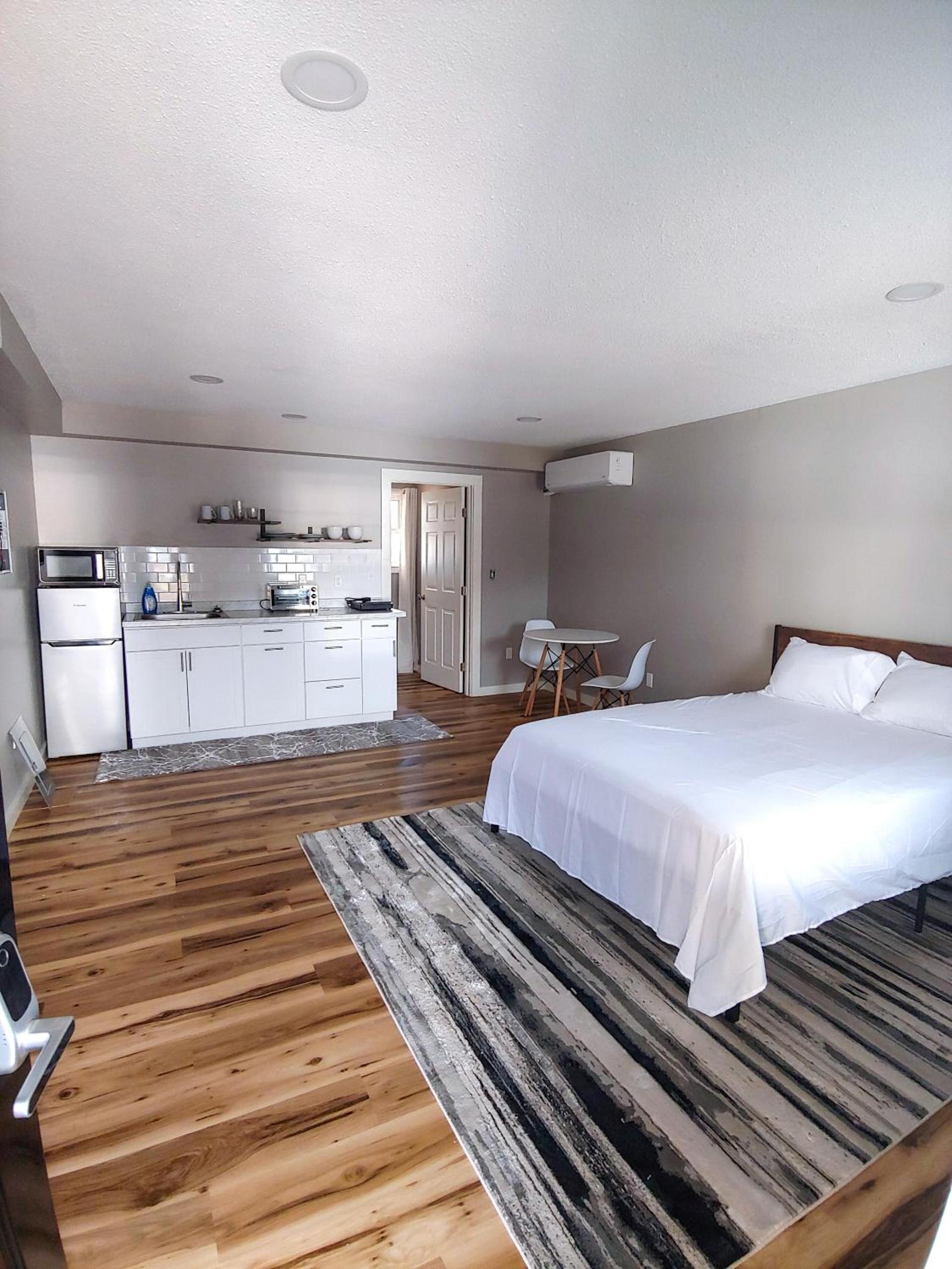 Vermont Suites photo 22