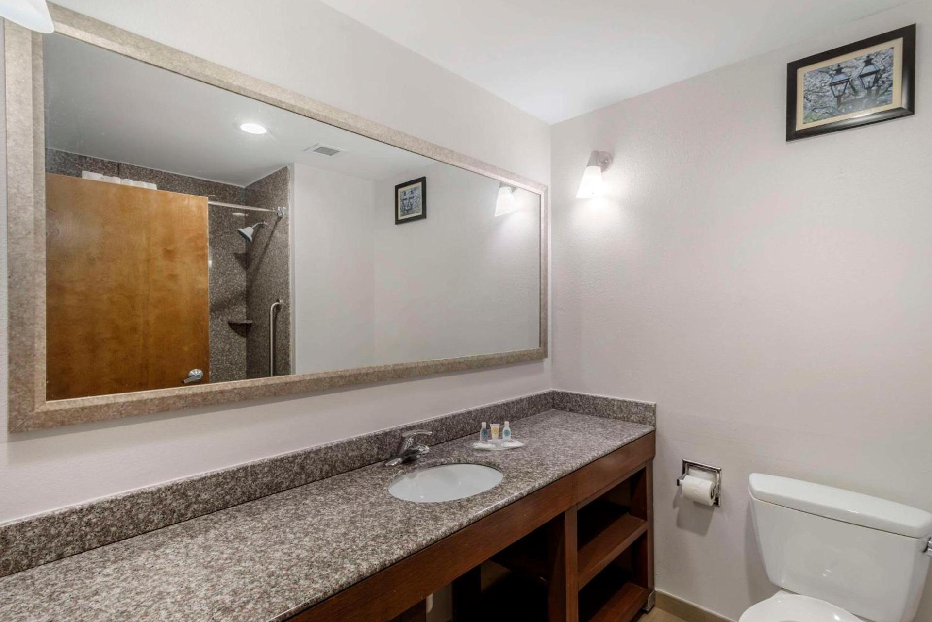 Comfort Suites Macon Northwest photo 7