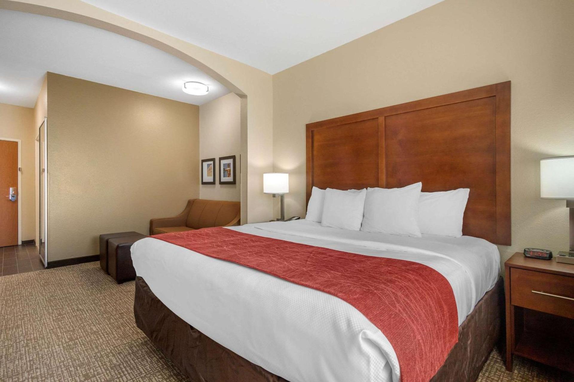 Comfort Inn & Suites Glenpool photo 30
