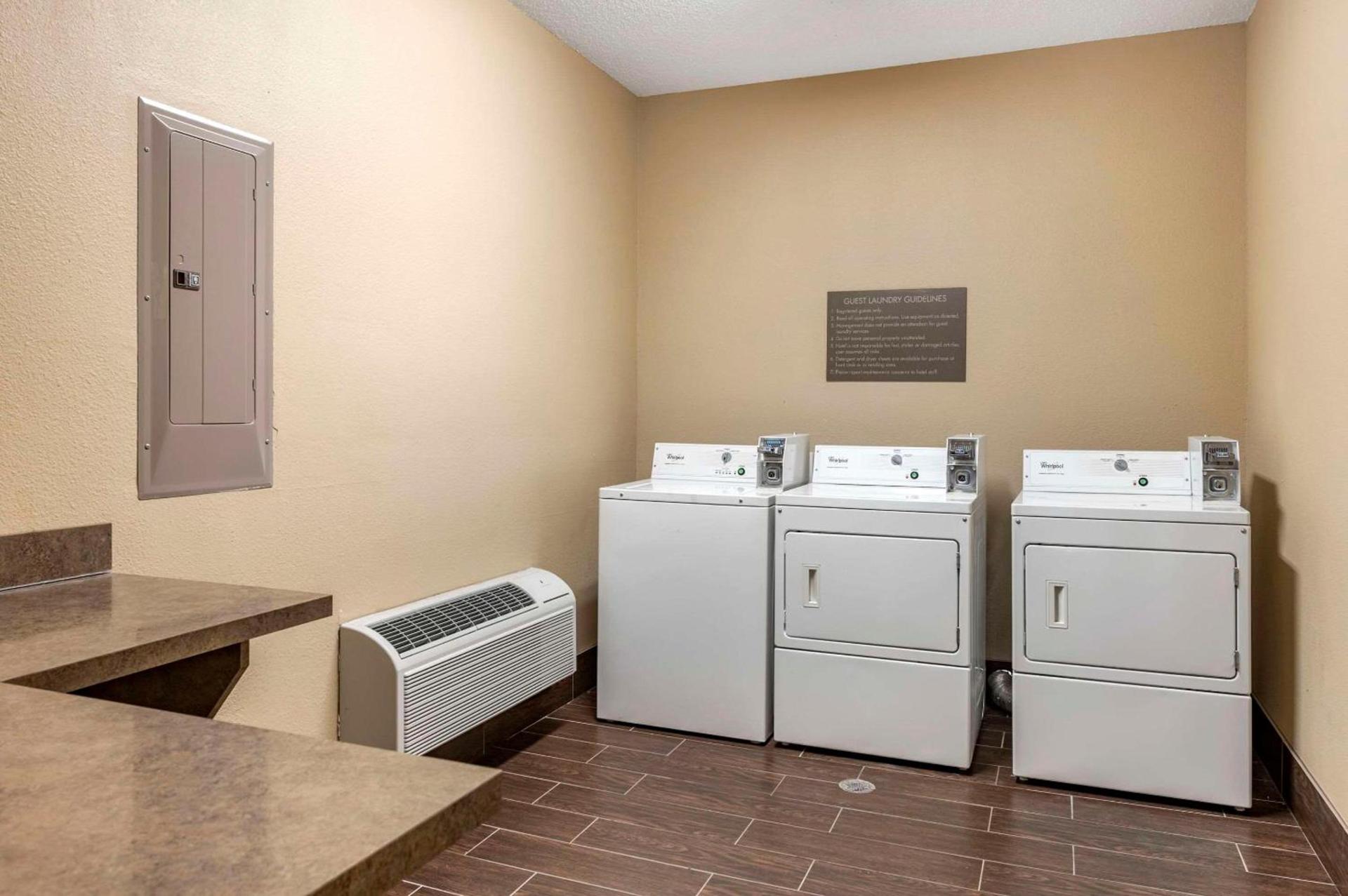 Comfort Suites Keeneland photo 32