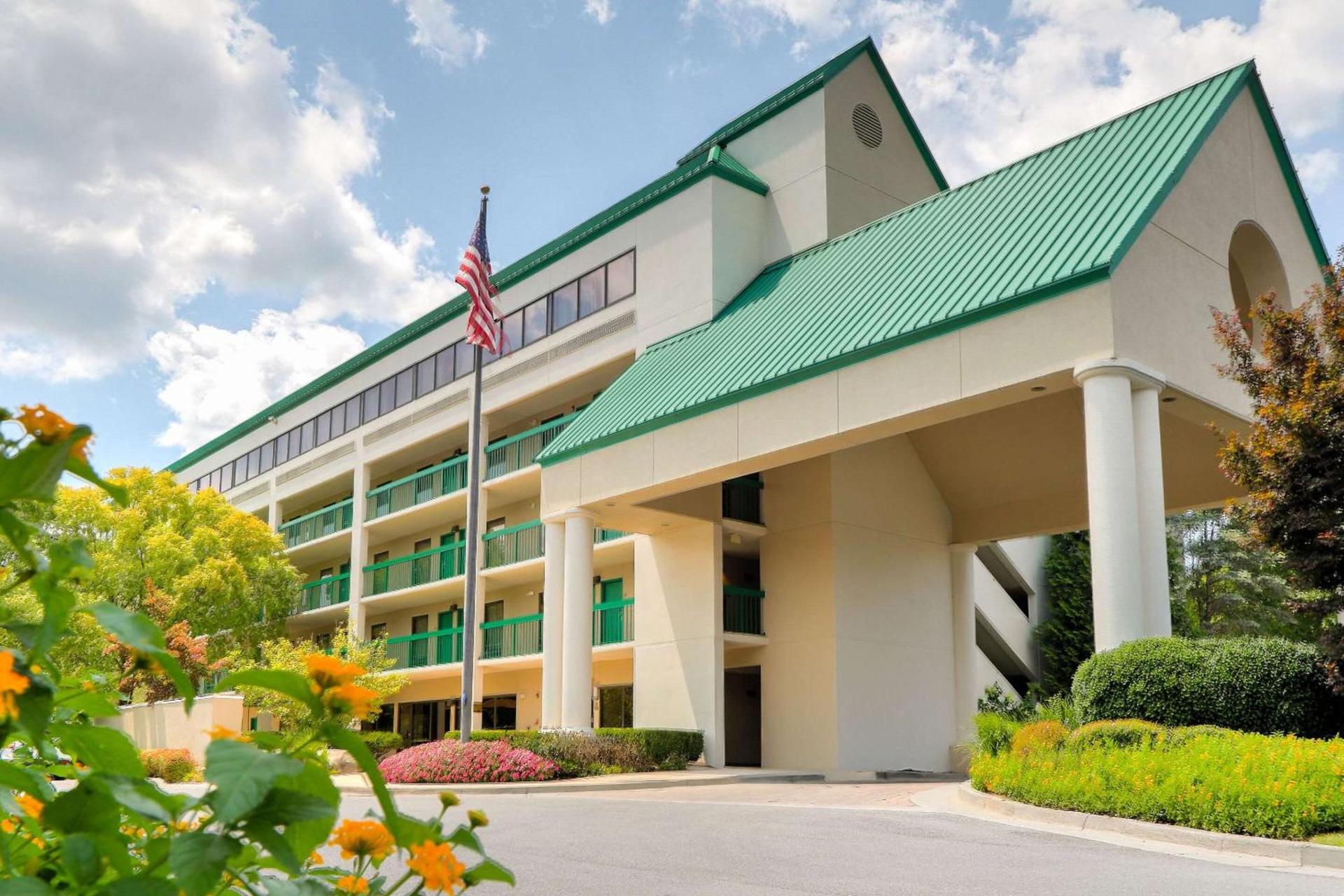 Quality Inn Near the Island Pigeon Forge photo 6