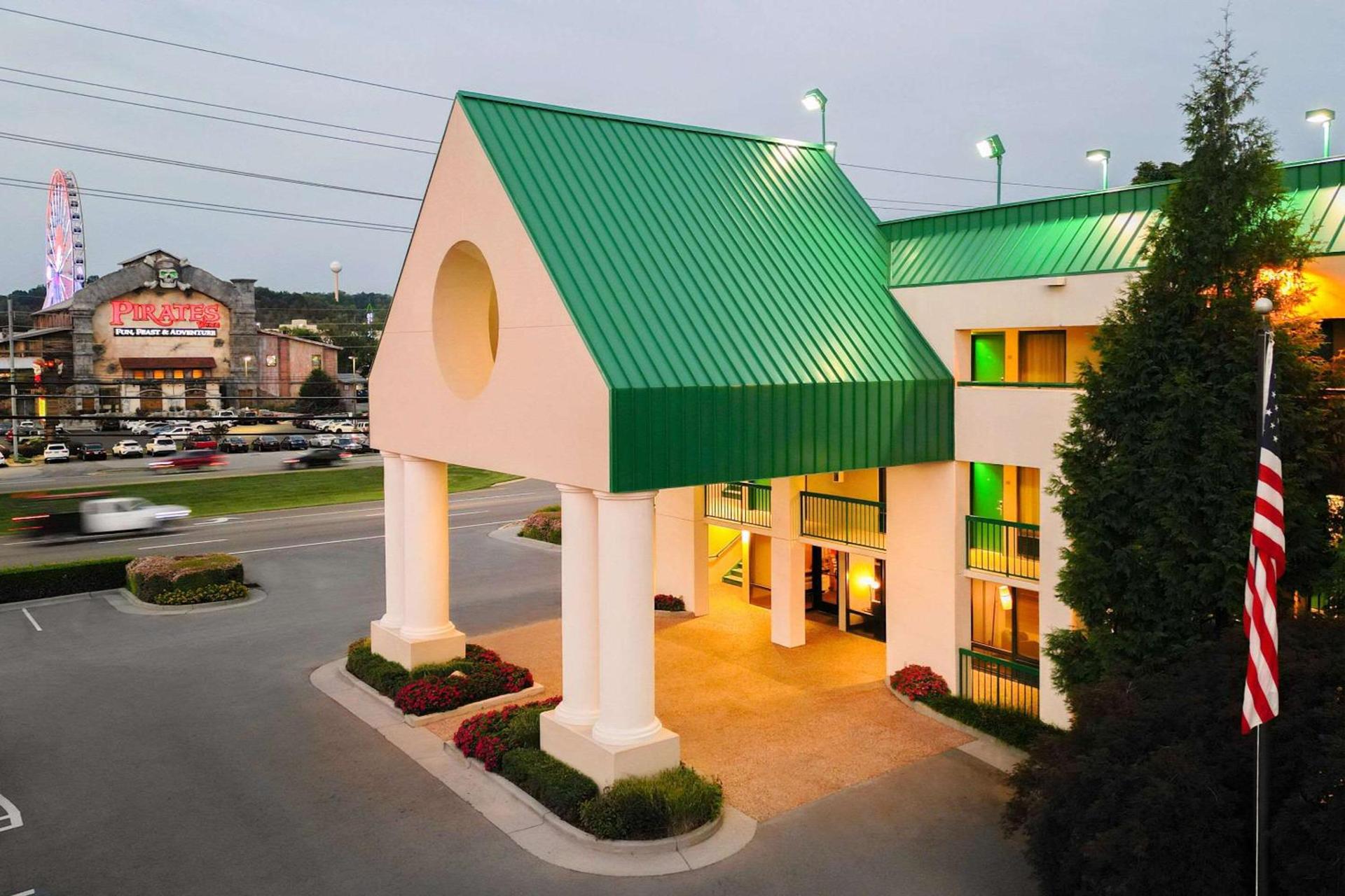 Quality Inn Near the Island Pigeon Forge photo 12