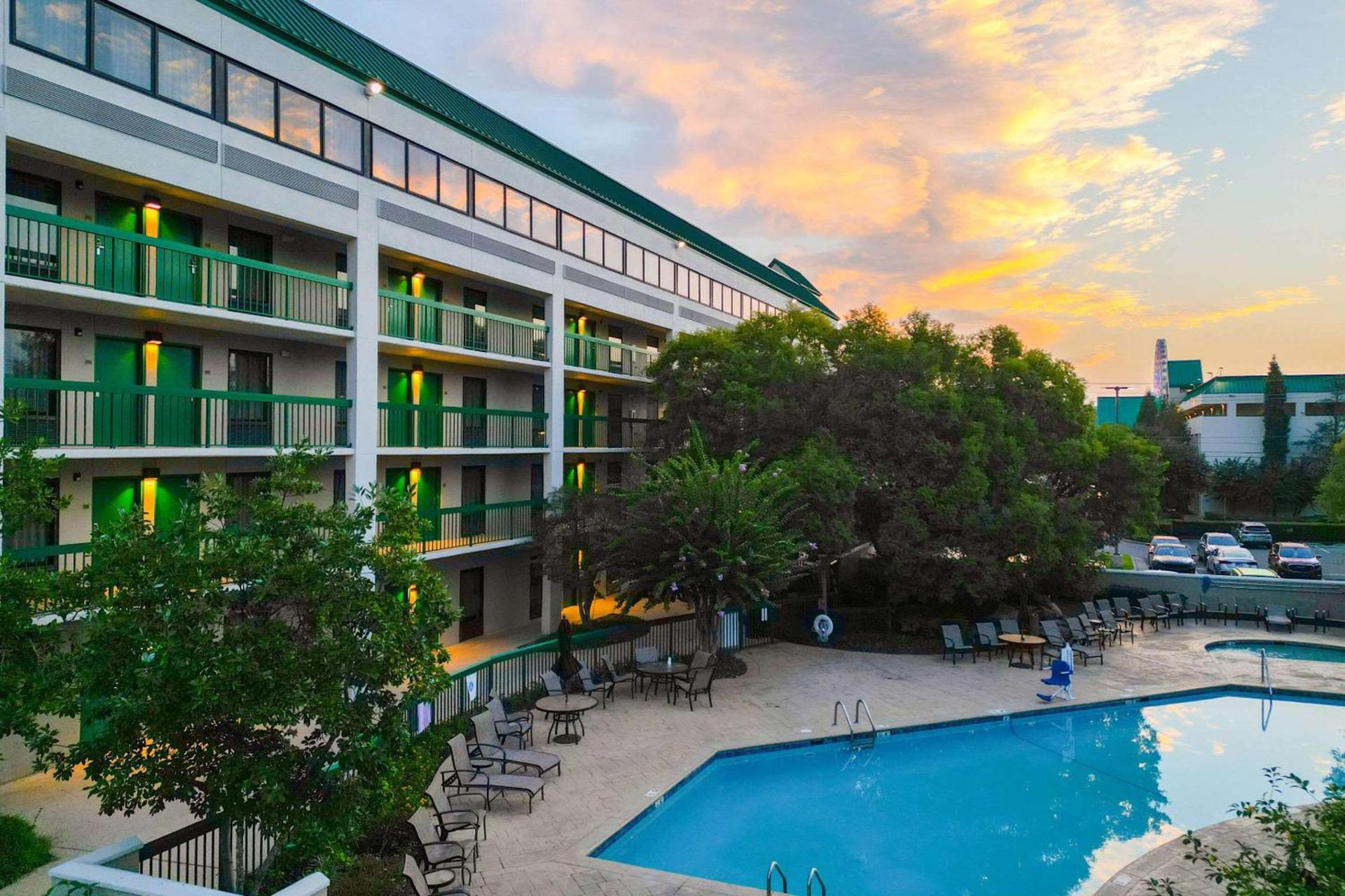 Quality Inn Near the Island Pigeon Forge photo 14