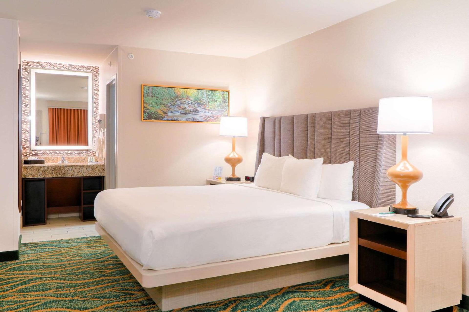 Quality Inn Near the Island Pigeon Forge photo 22