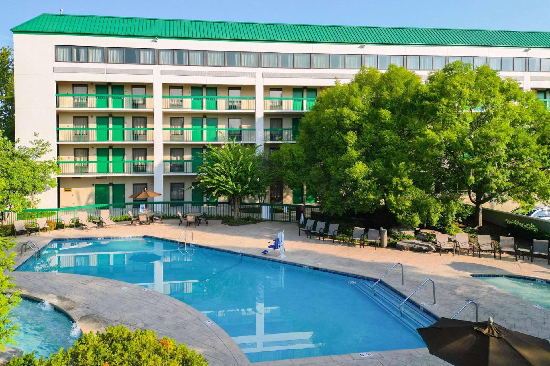 Quality Inn Near the Island Pigeon Forge photo 32