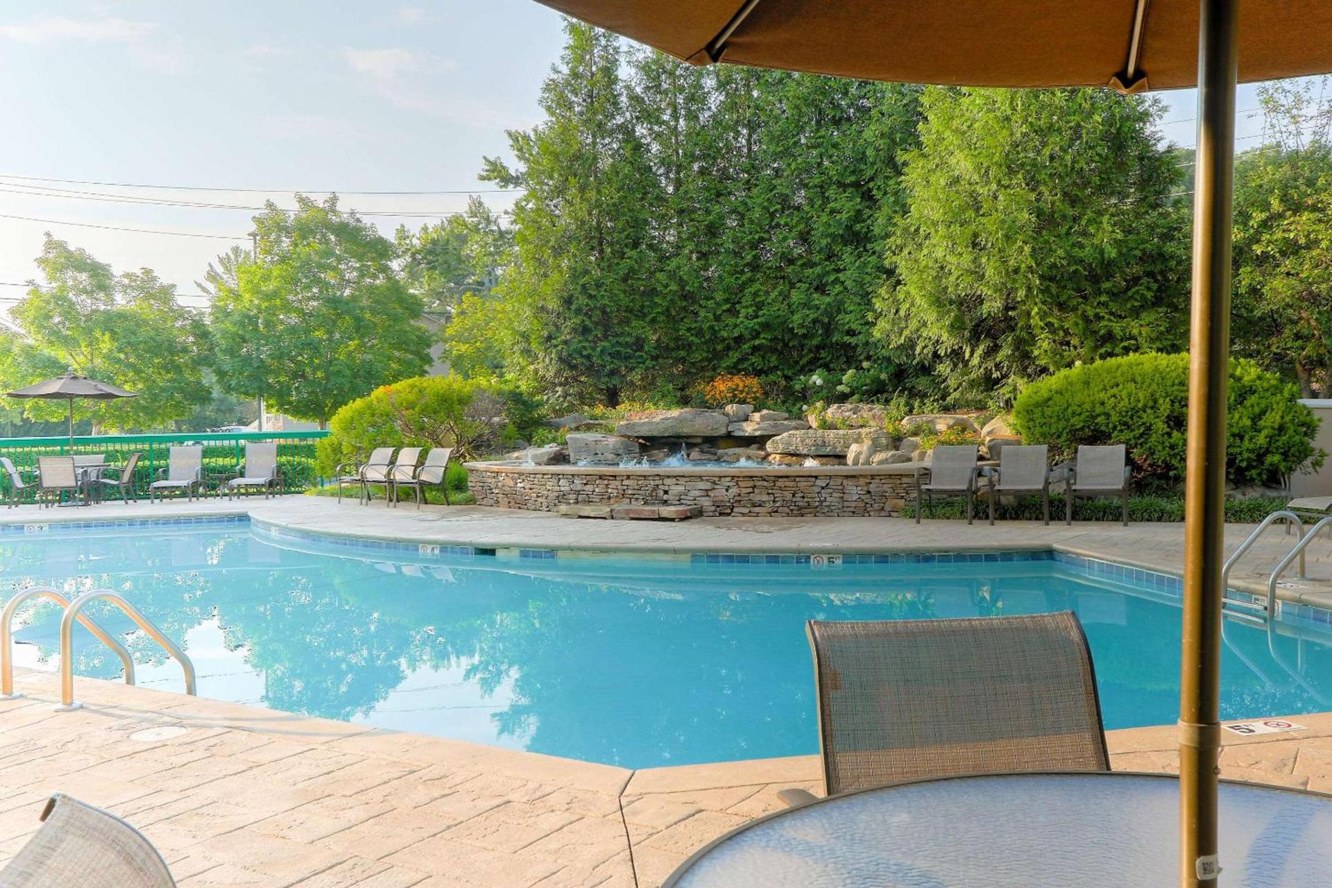 Quality Inn Near the Island Pigeon Forge photo 33